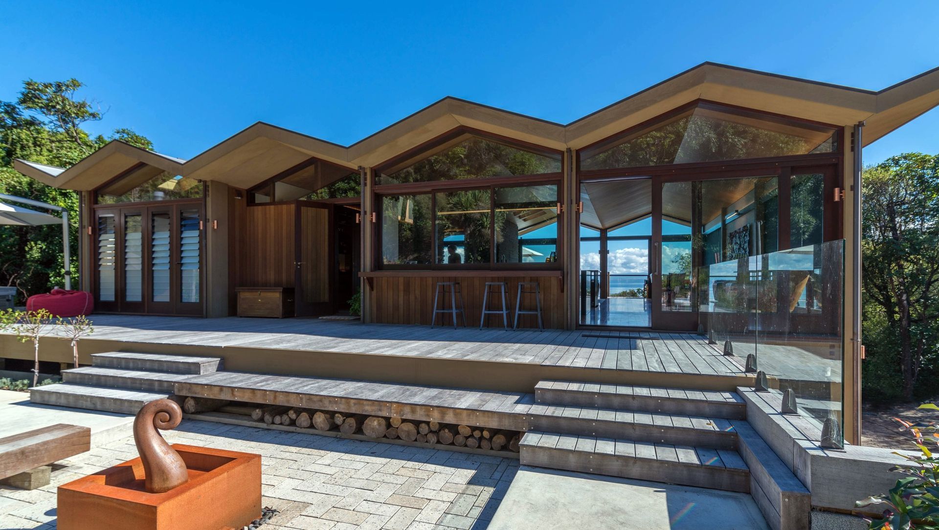 Design Pinnacle, Whakamoenga Point banner