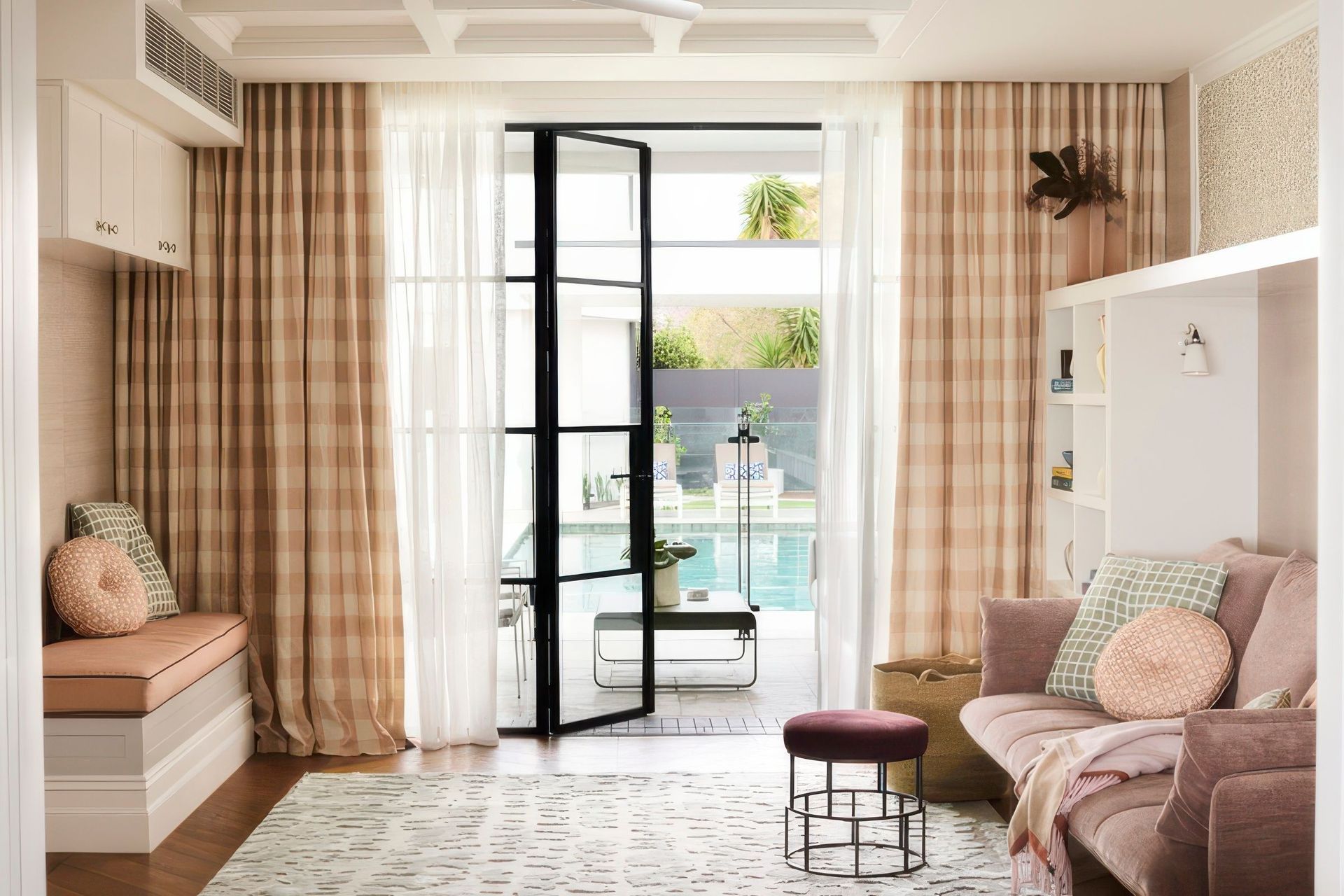 EB-INteriors-River-House0354-1-WordPress-Medium-800x534-1-gigapixel-standard-v2-3x.jpeg