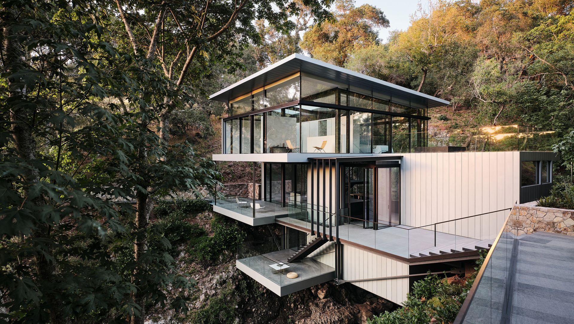 Suspension House banner