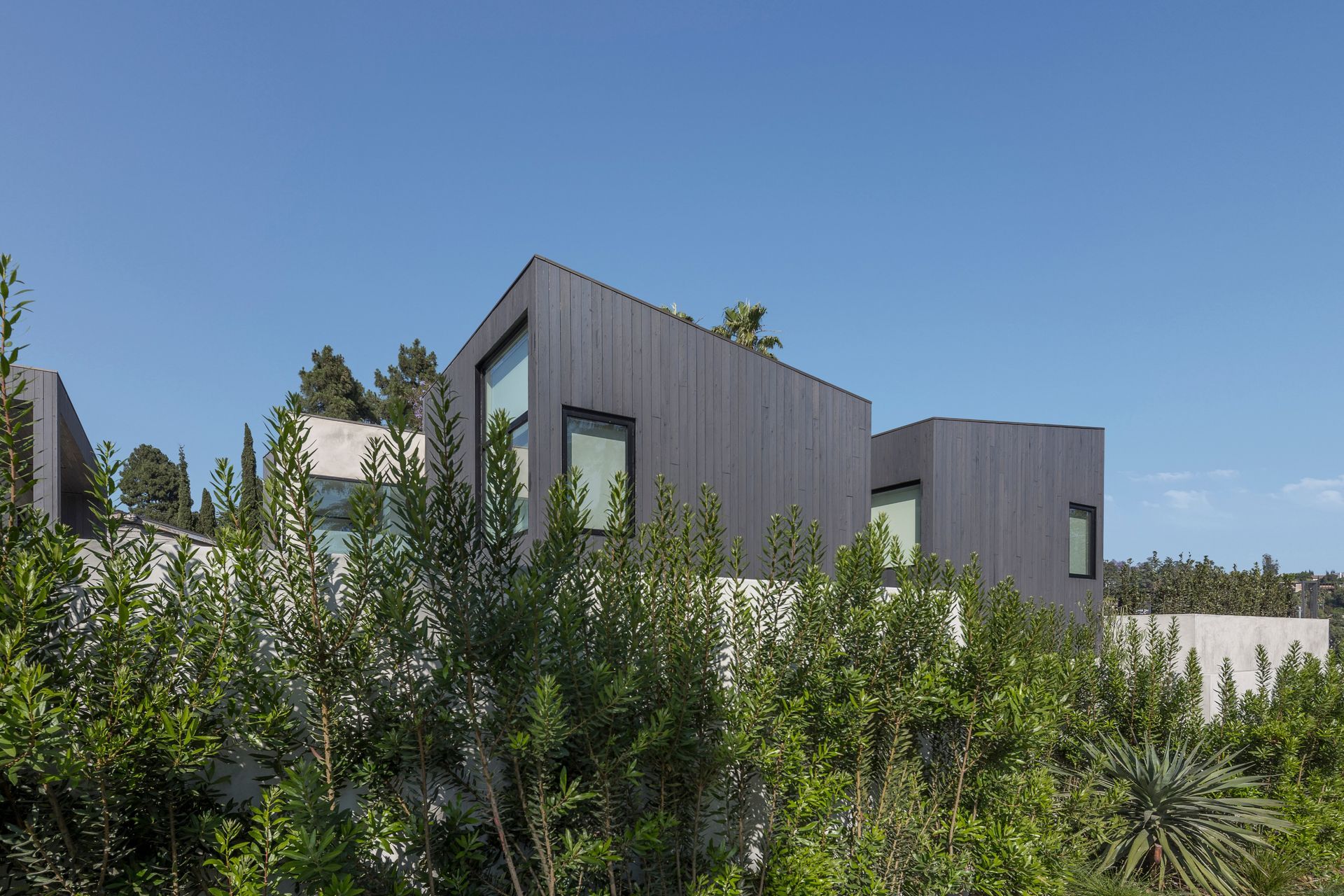 GARDEN-HOUSEEXTERIOR03-ap-compressed.jpg