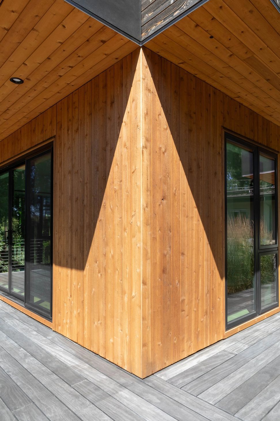 GuggenheimArchitectureLakeOswegoModernArchitecture05-ap-compressed.jpg