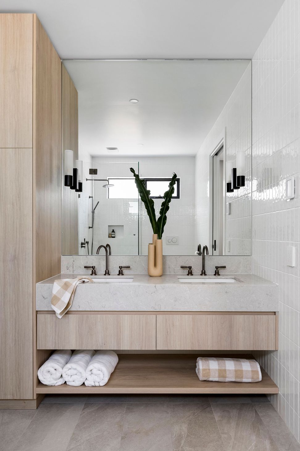 Lake-Boga-Residence-Guest-Ensuite-One-Point.jpg