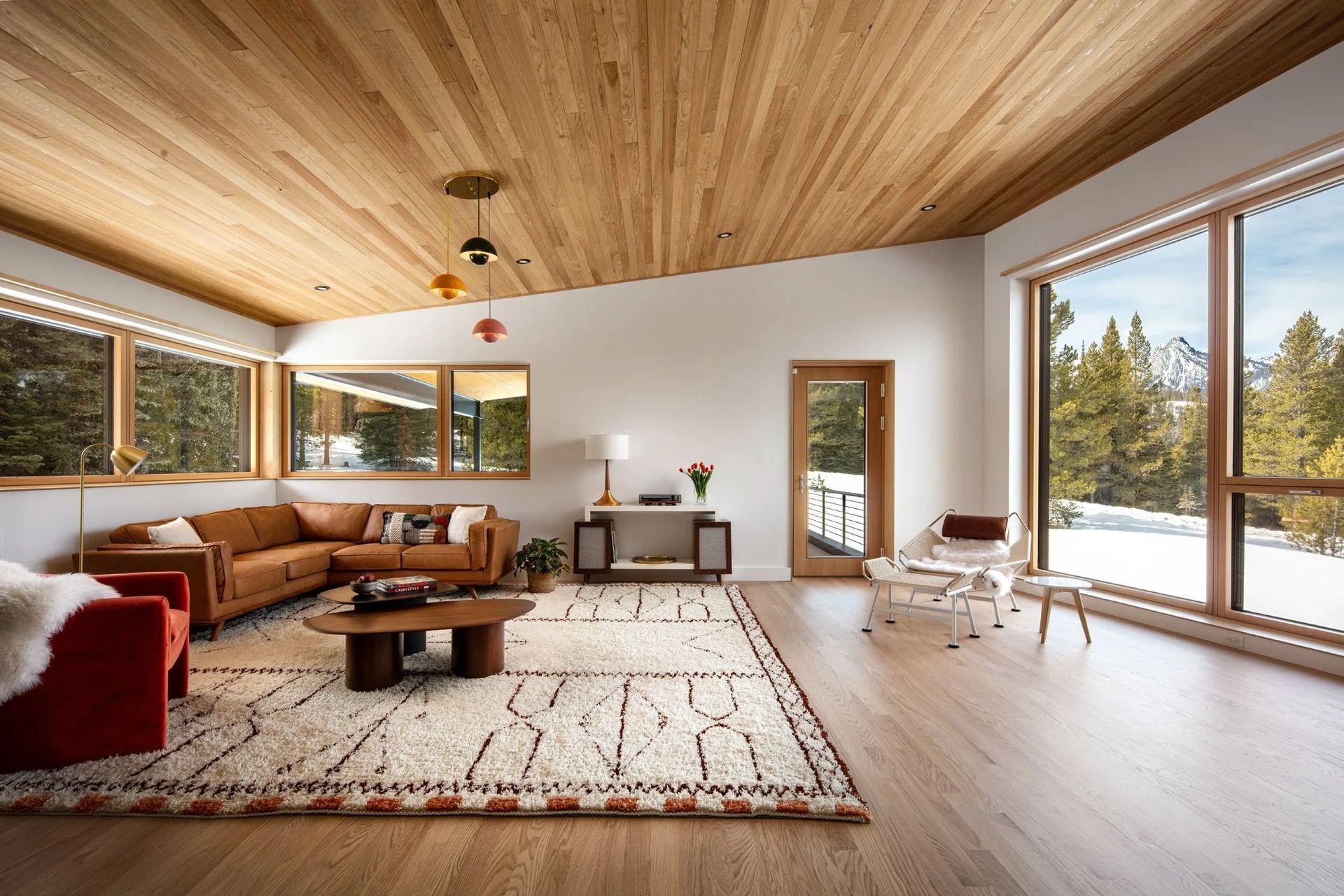 LivingRoom4-ap-compressed.jpg