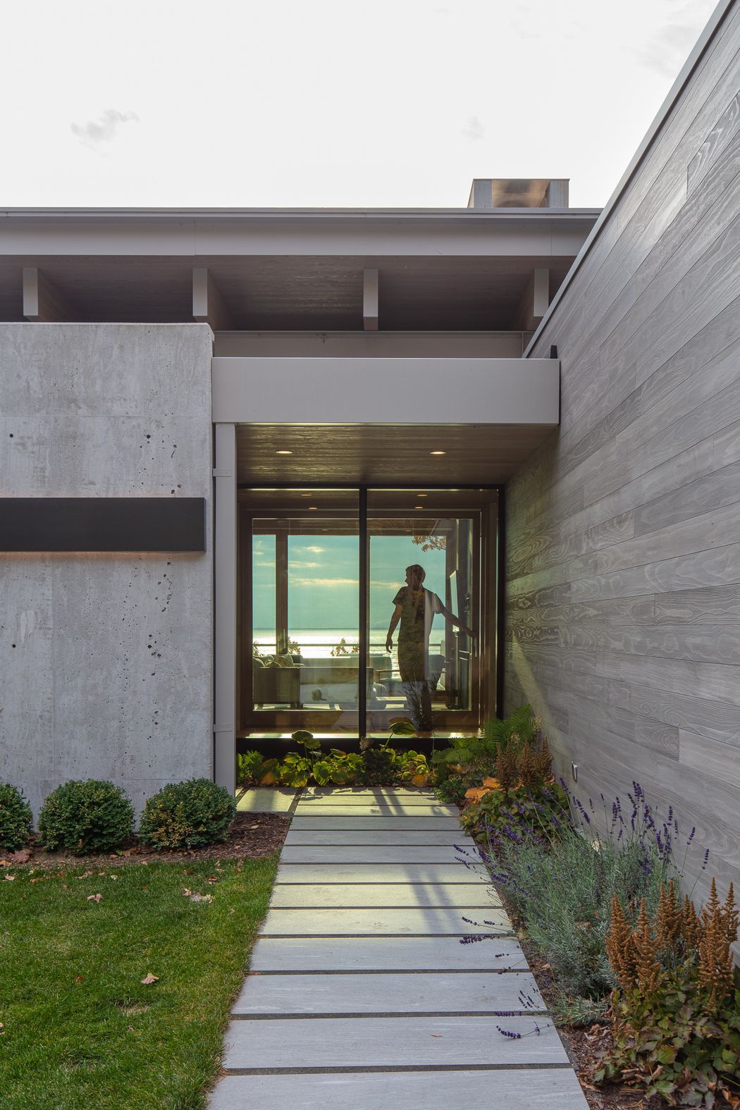 Lucid-Architecture-Lower-Shore-8440-v2.jpg