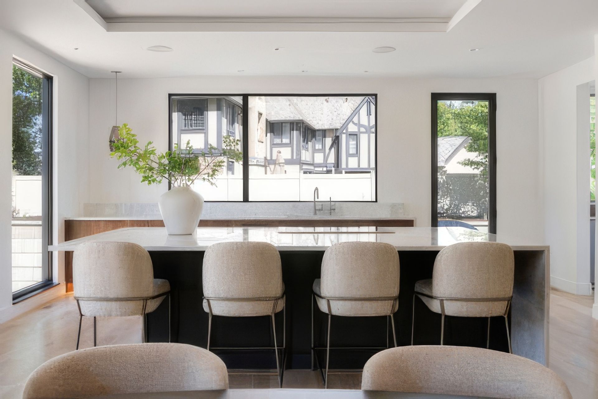 Modern-Minneapolis-Architecture-Designer-Home-14-upscaled-by-Replicate.jpg
