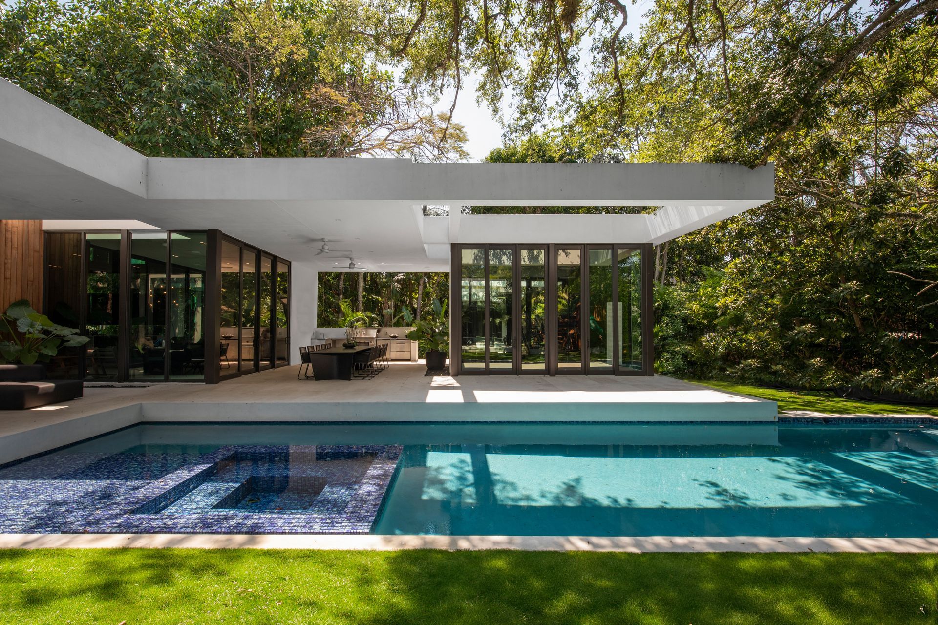 OAKS-Residence-14-Retouched-by-RM-ap-compressed-v3.jpg