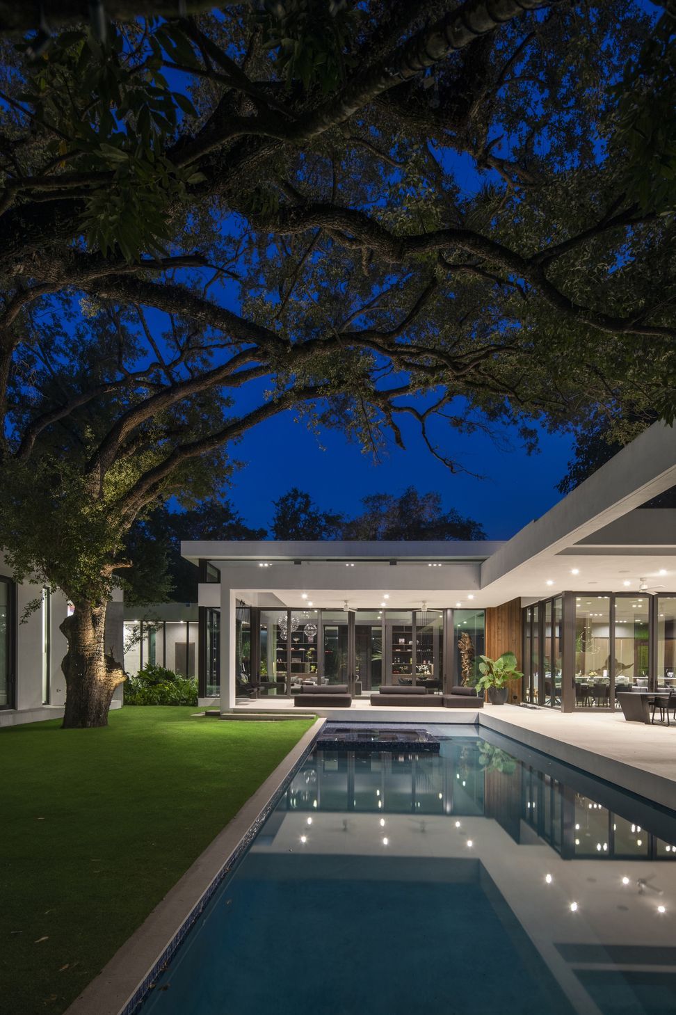 OAKS-Residence-28-Retouched-by-RM-ap-compressed.jpg