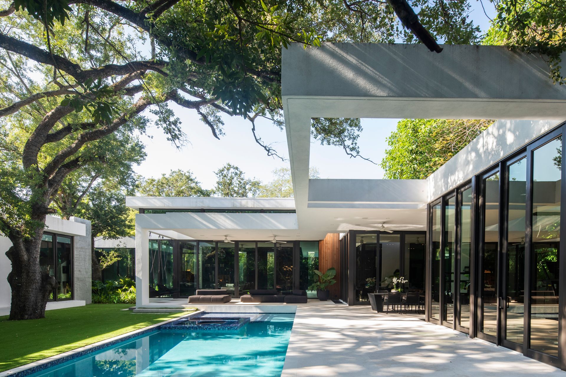 OAKS-Residence-by-SDH-Studio-Photo-by-Robin-Hill-c-HI-RES-71-ap-compressed.jpg