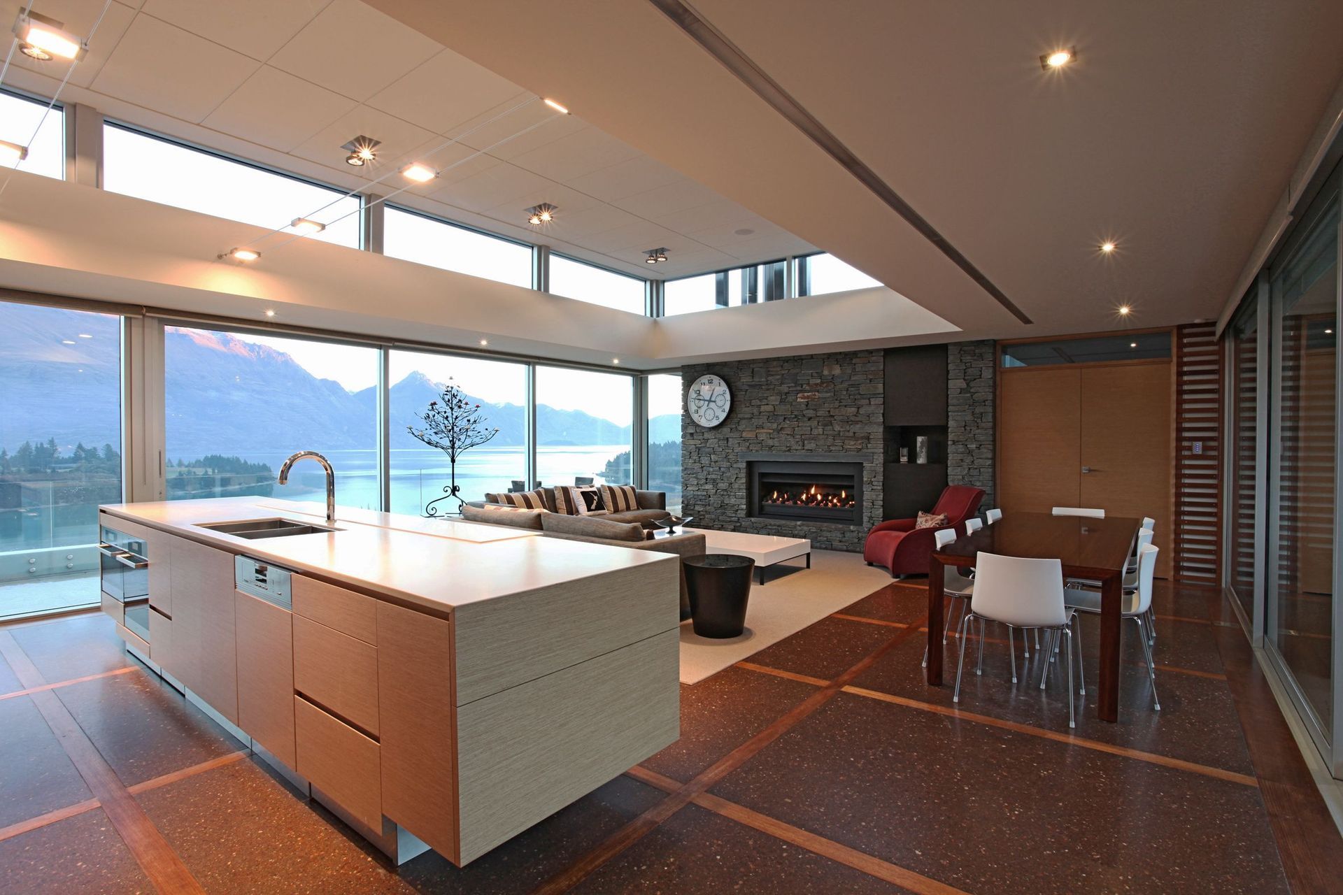 Queenstown-House-Living-3of6.JPG