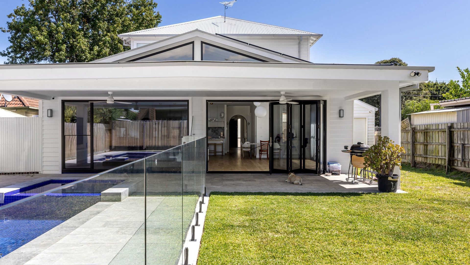 Hampton Elegance Residential - Highett, VIC 3190 banner