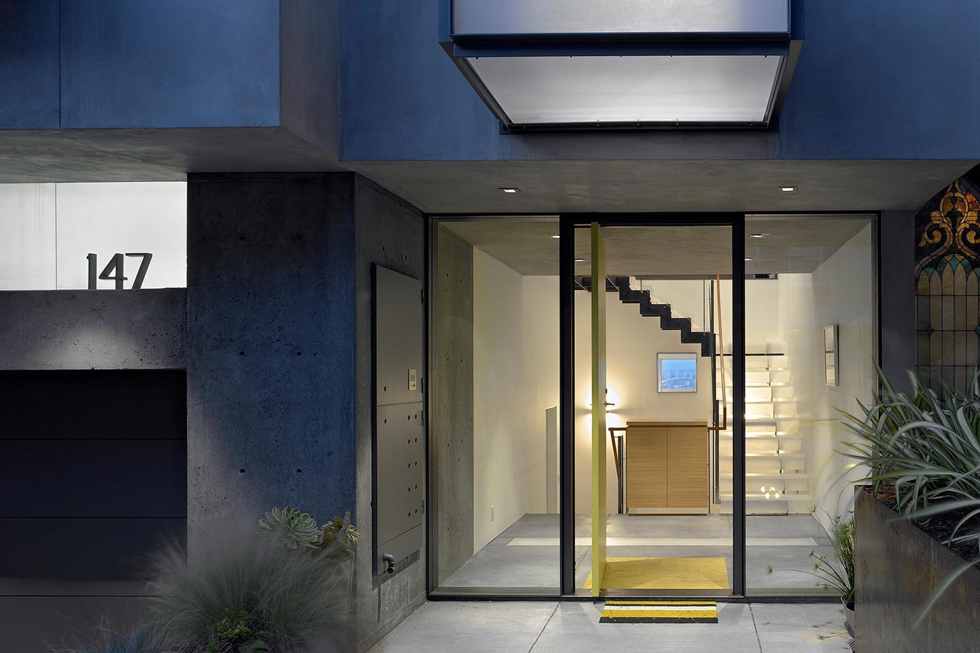 Zack-de-VitoModern-Architecture-Construction-Design-BuildLaidley-Street-House-San-Francisco-Custom-HomeFront-DoorDamonte-001.jpg