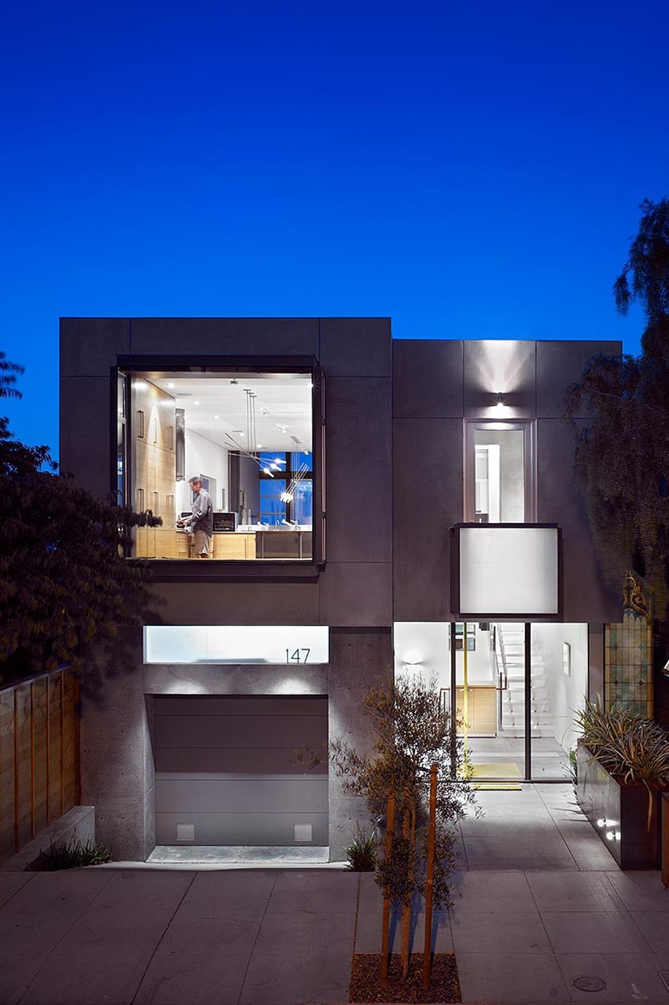 Zack-de-VitoModern-Architecture-Construction-Design-BuildLaidley-Street-House-San-Francisco-Custom-HomeFront-Elevation-NightDamonte-003.jpg