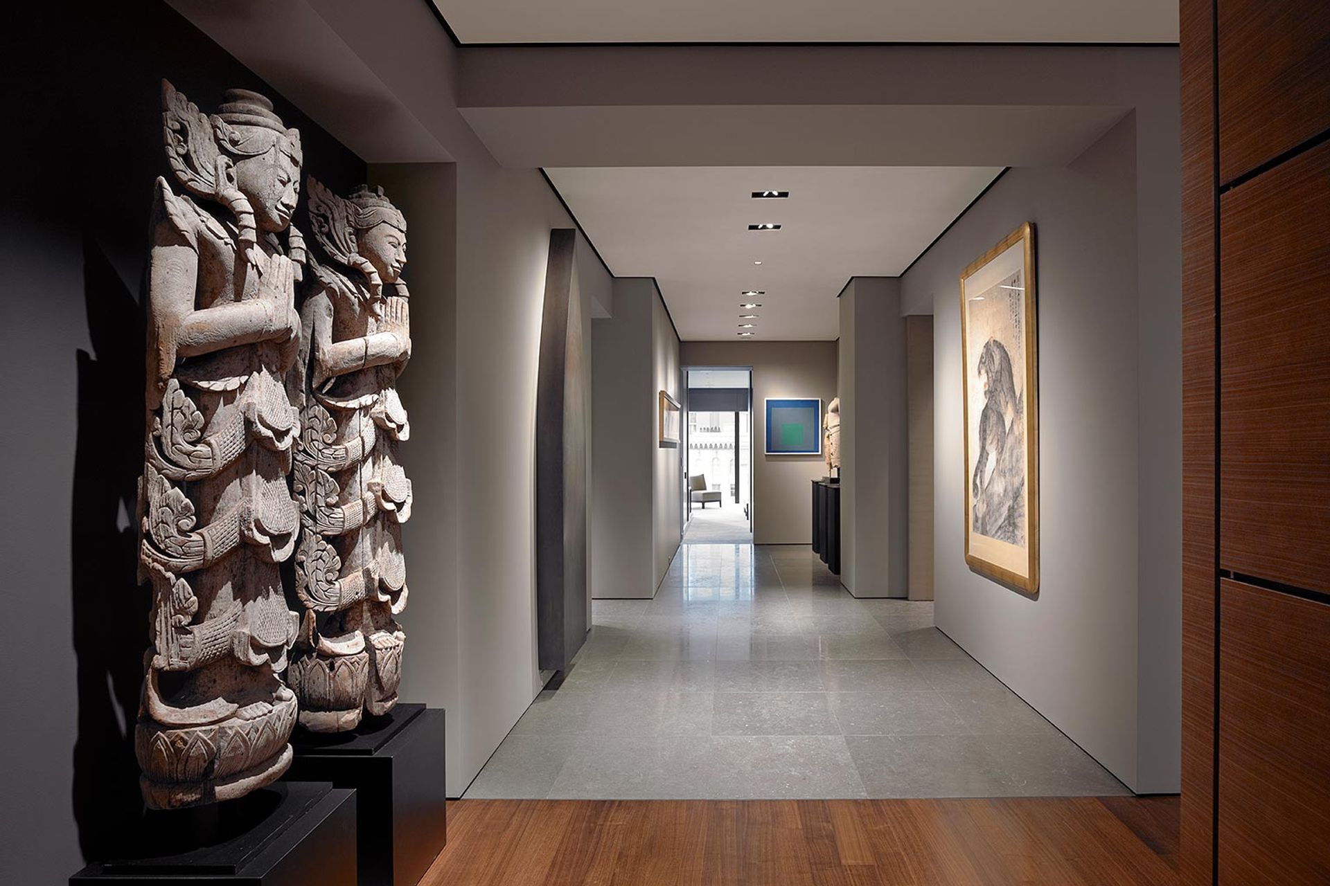 Zack-de-VitoModern-Architecture-Construction-Design-BuildRussian-Hill-High-RiseSan-FranciscoCustom-HomeHallEntry-SculptureDamonte-010.jpg