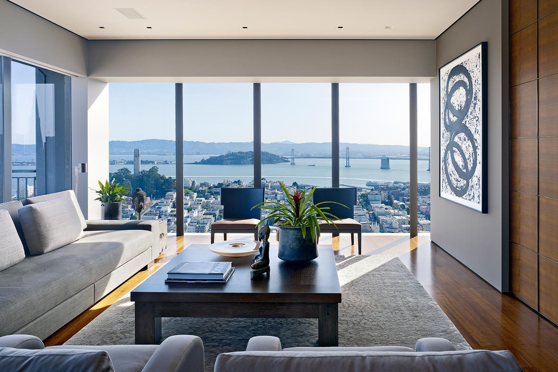 Zack-de-VitoModern-Architecture-Construction-Design-BuildRussian-Hill-High-RiseSan-FranciscoCustom-HomeLiving-Room-City-ViewDamonte-003.jpg