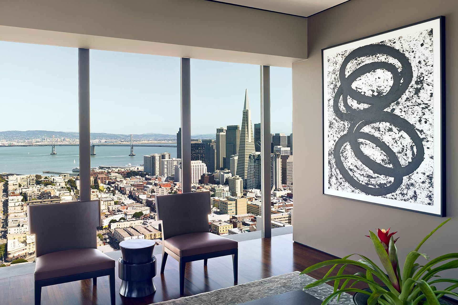 Zack-de-VitoModern-Architecture-Construction-Design-BuildRussian-Hill-High-RiseSan-FranciscoCustom-HomeLiving-Room-City-ViewDamonte-011.jpg