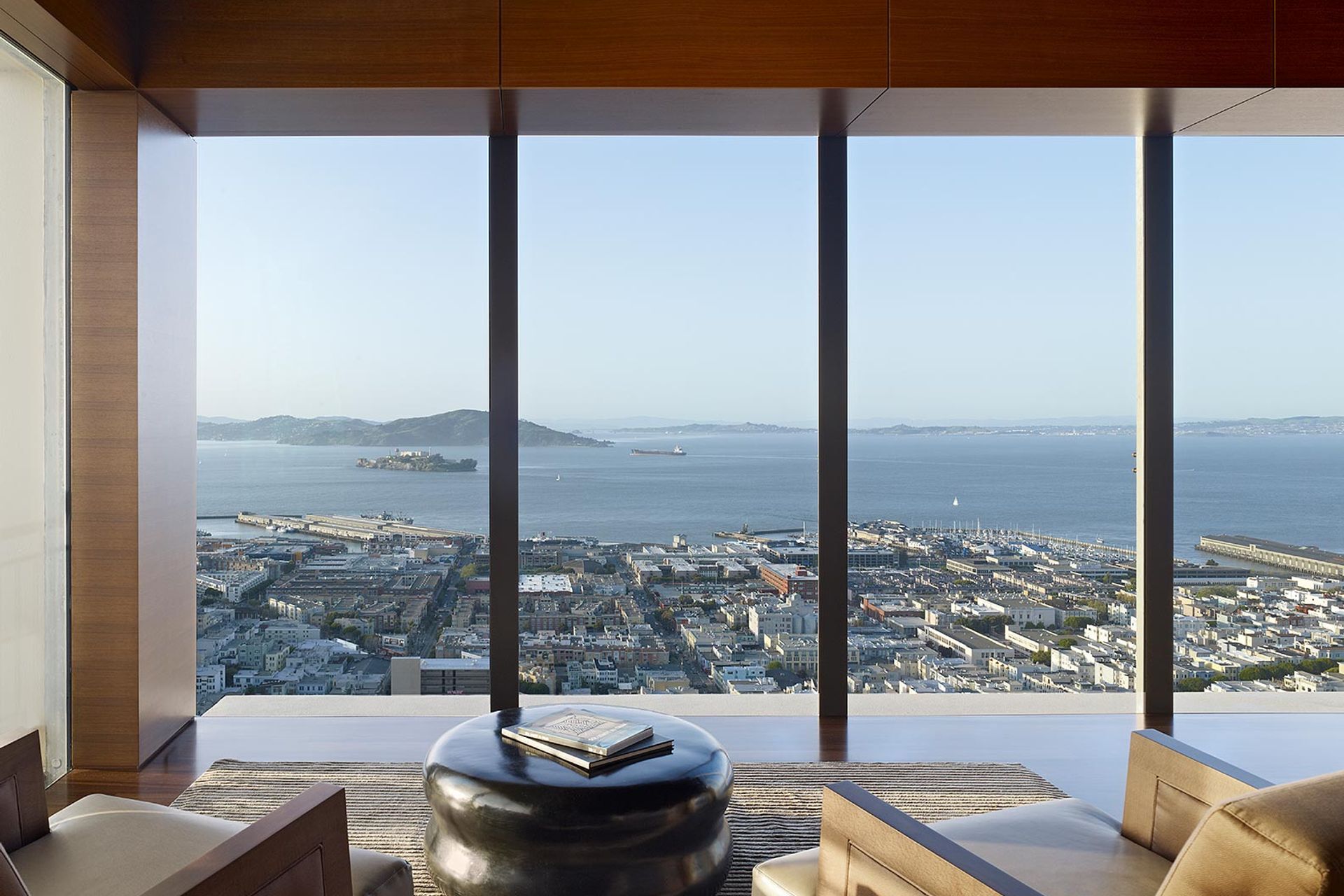 Zack-de-VitoModern-Architecture-Construction-Design-BuildRussian-Hill-High-RiseSan-FranciscoCustom-HomeMaster-Bedroom-Sitting-RoomDamonte-012.jpg