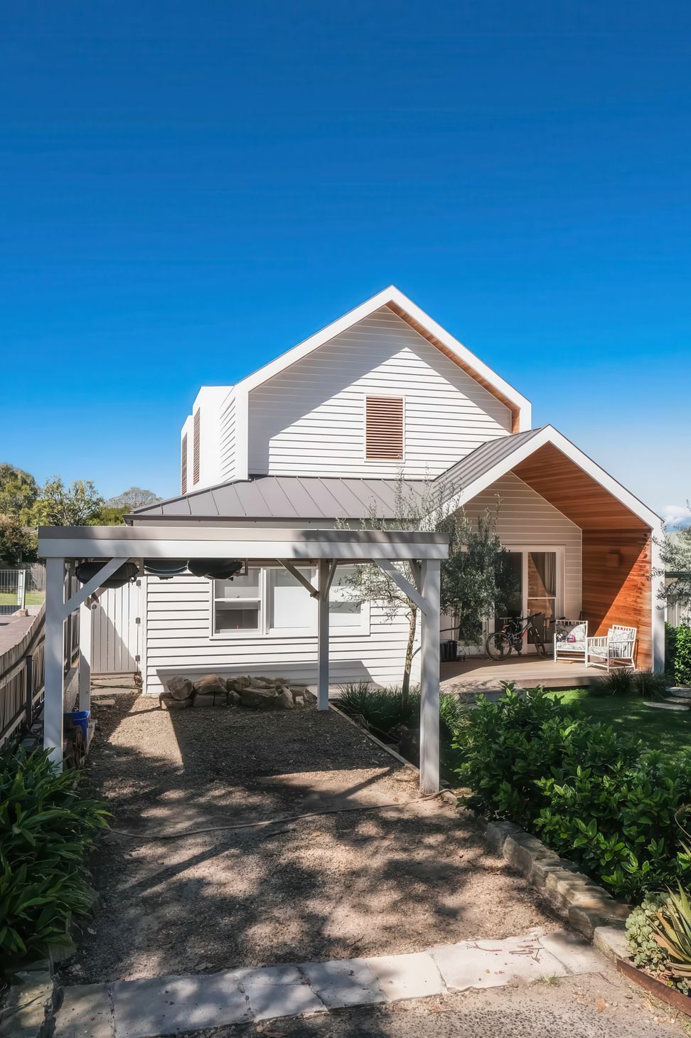archipro-Street-View-of-Snaplock-On-Balgowlah-House.jpg