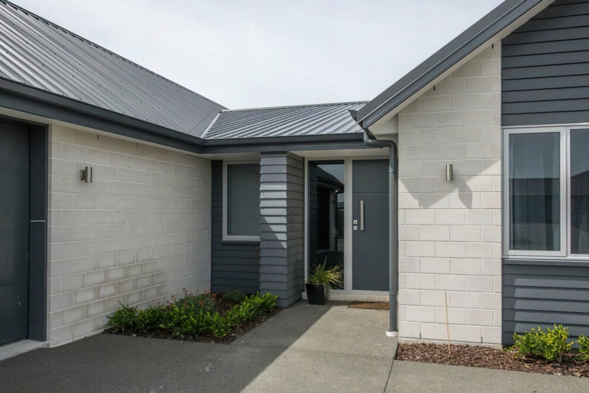 buildmeBonnington-House-03-1024x682-gigapixel-standard-height-927px.jpg
