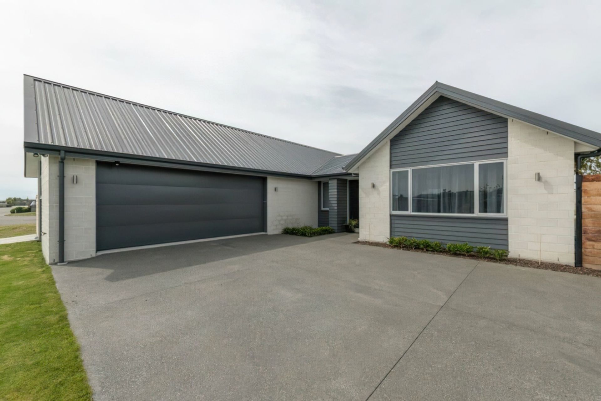 buildmeBonnington-House-05-1024x682-gigapixel-standard-height-927px.jpg