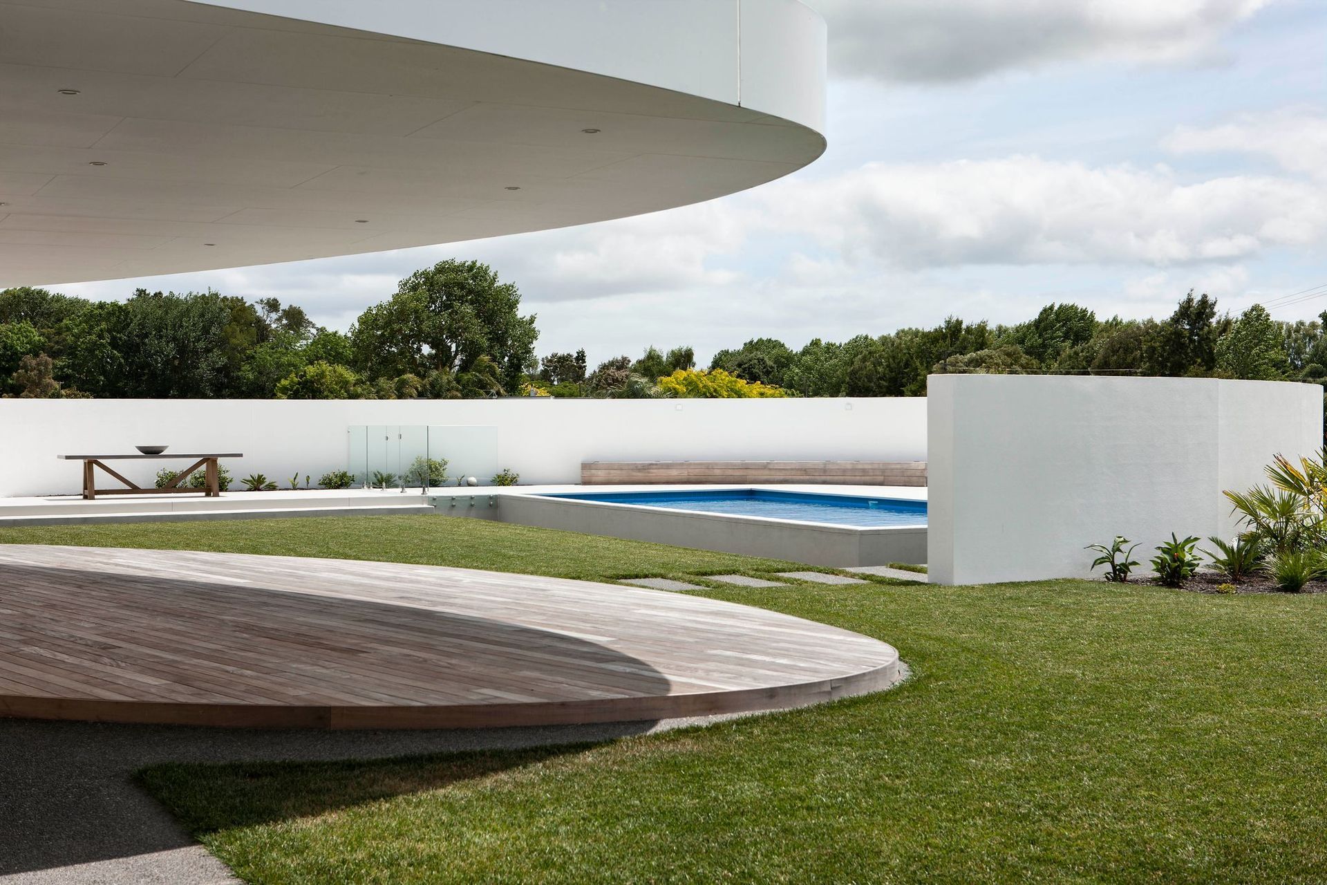 Large cantilever