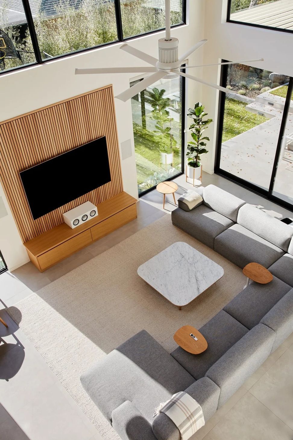 imgi5320240419253FrancesLivingRoom4.jpg