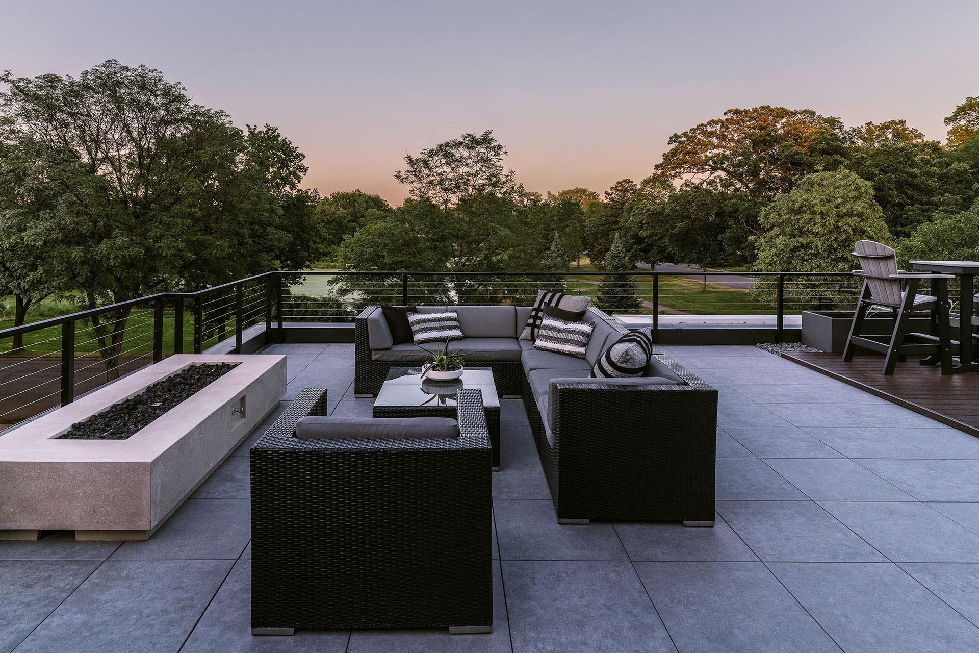 minnesota-contemporary-architecture-roof-deck.jpg