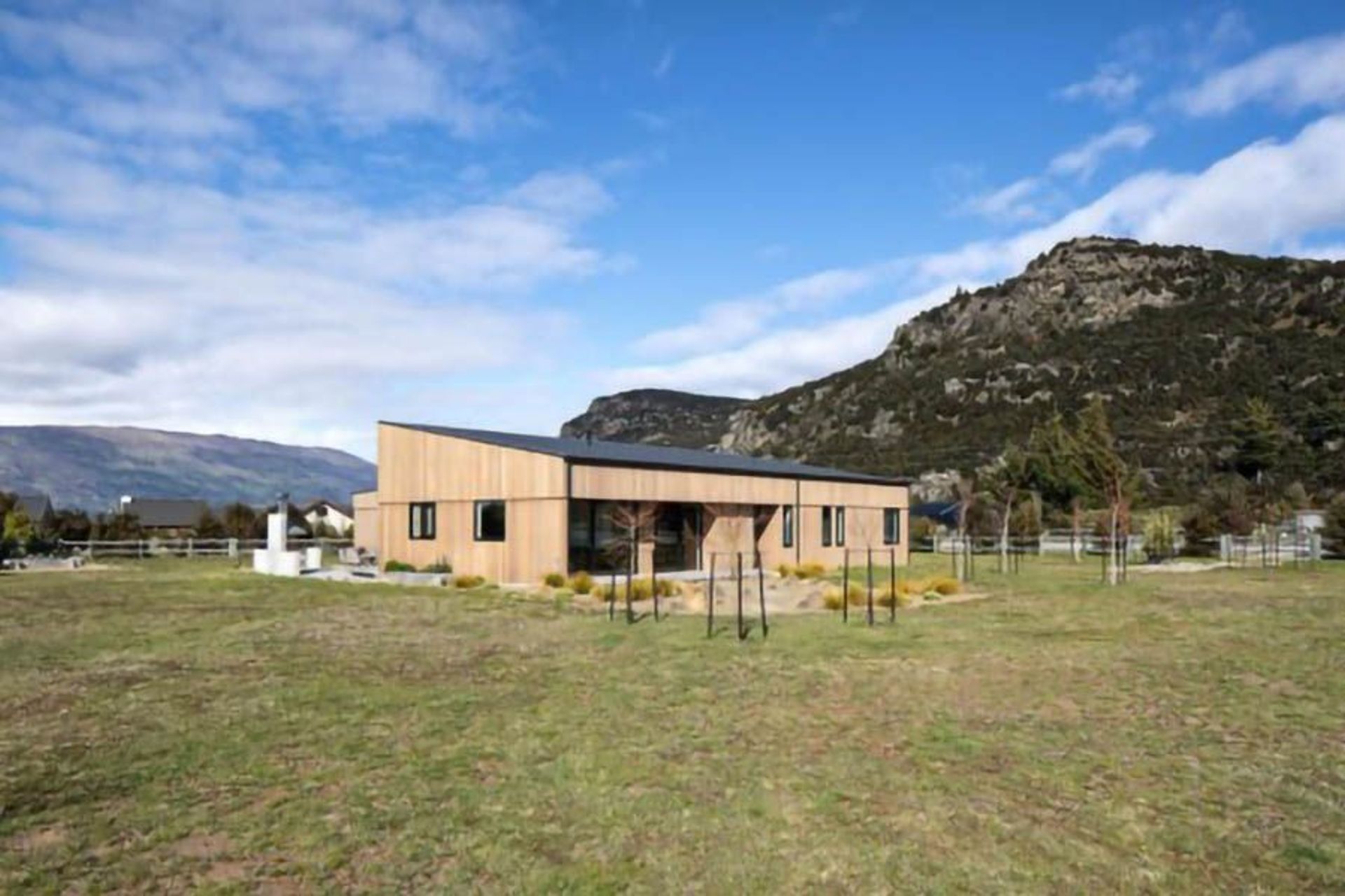 rafe-maclean-architects-musin-house-01-512x341.jpg