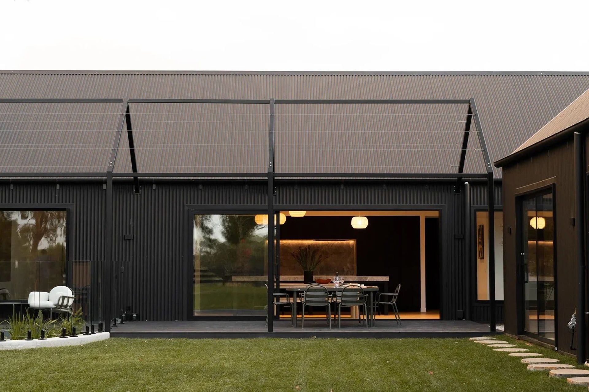 rjliving6-v3.jpg