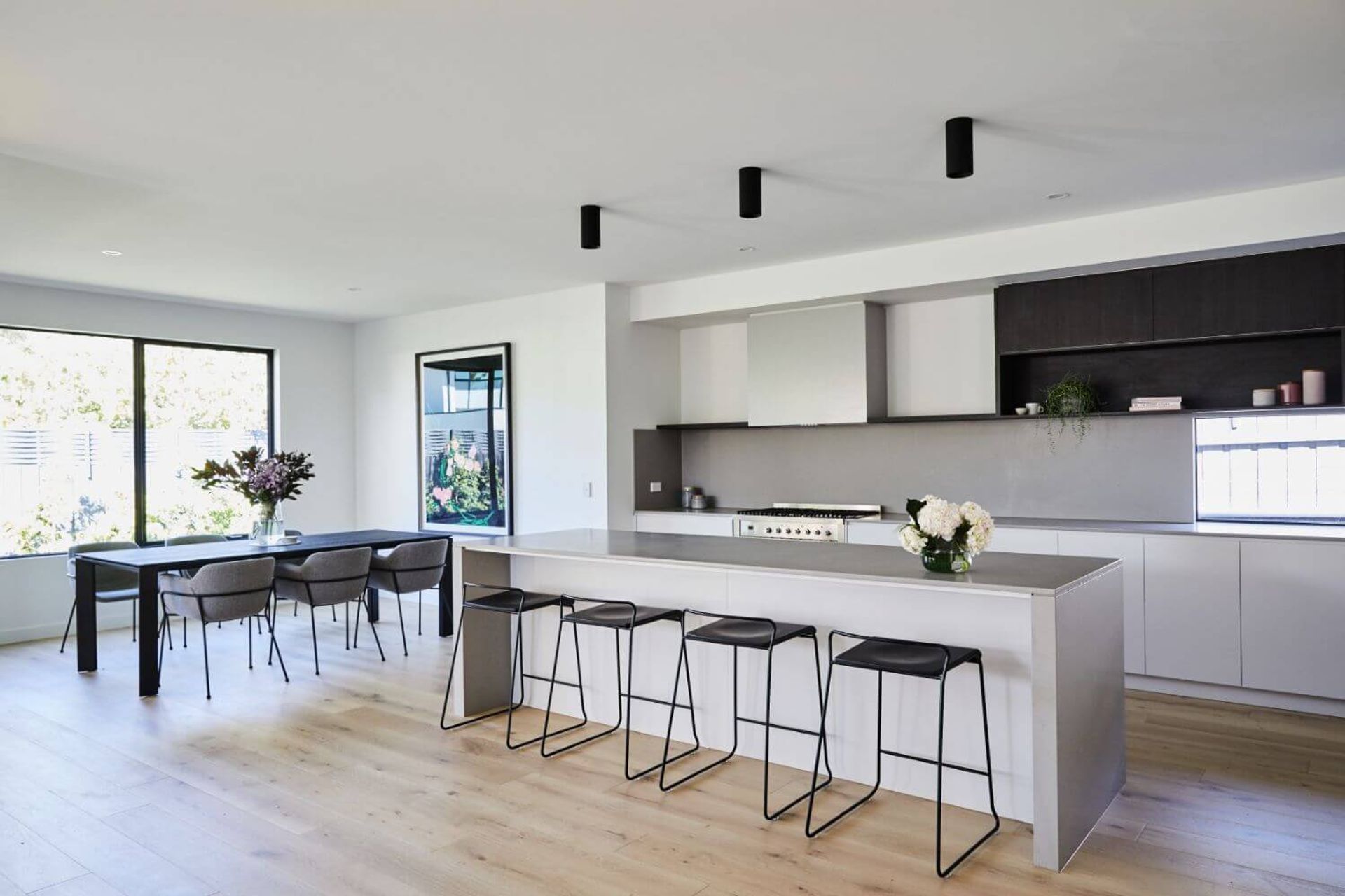 The Hue, Bentleigh East