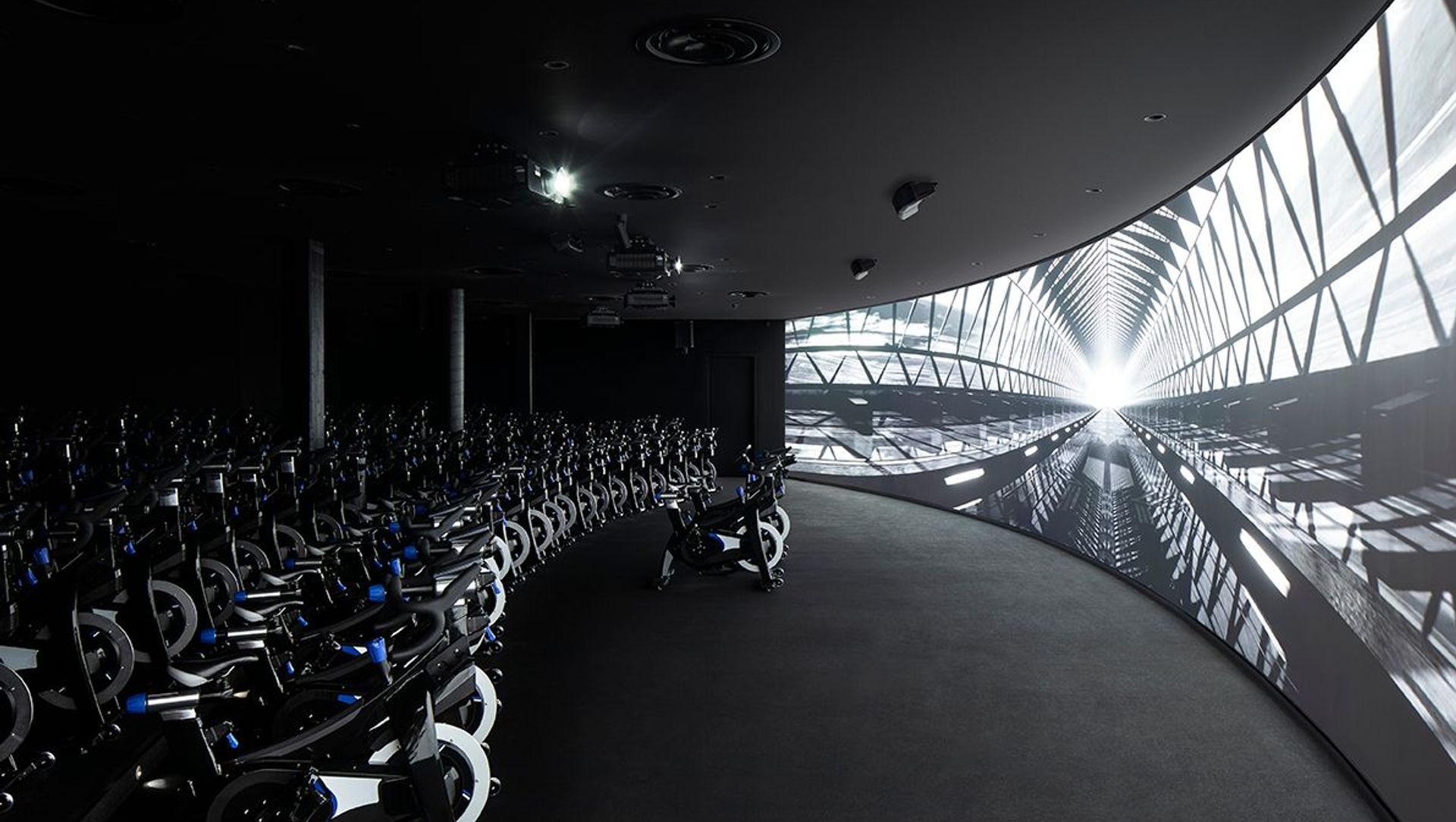 Les Mills Victoria Street banner