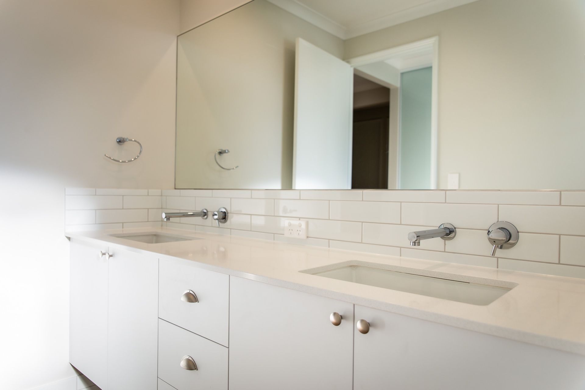 Howes Crescent, Dianella