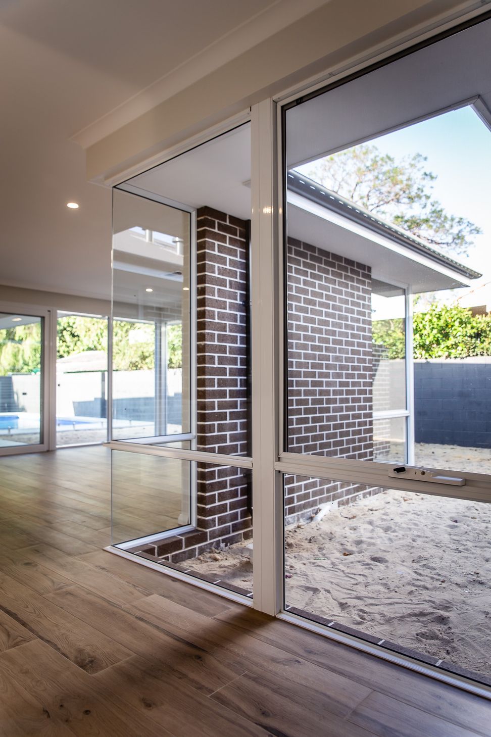 Howes Crescent, Dianella