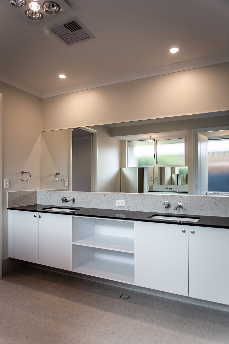 Howes Crescent, Dianella