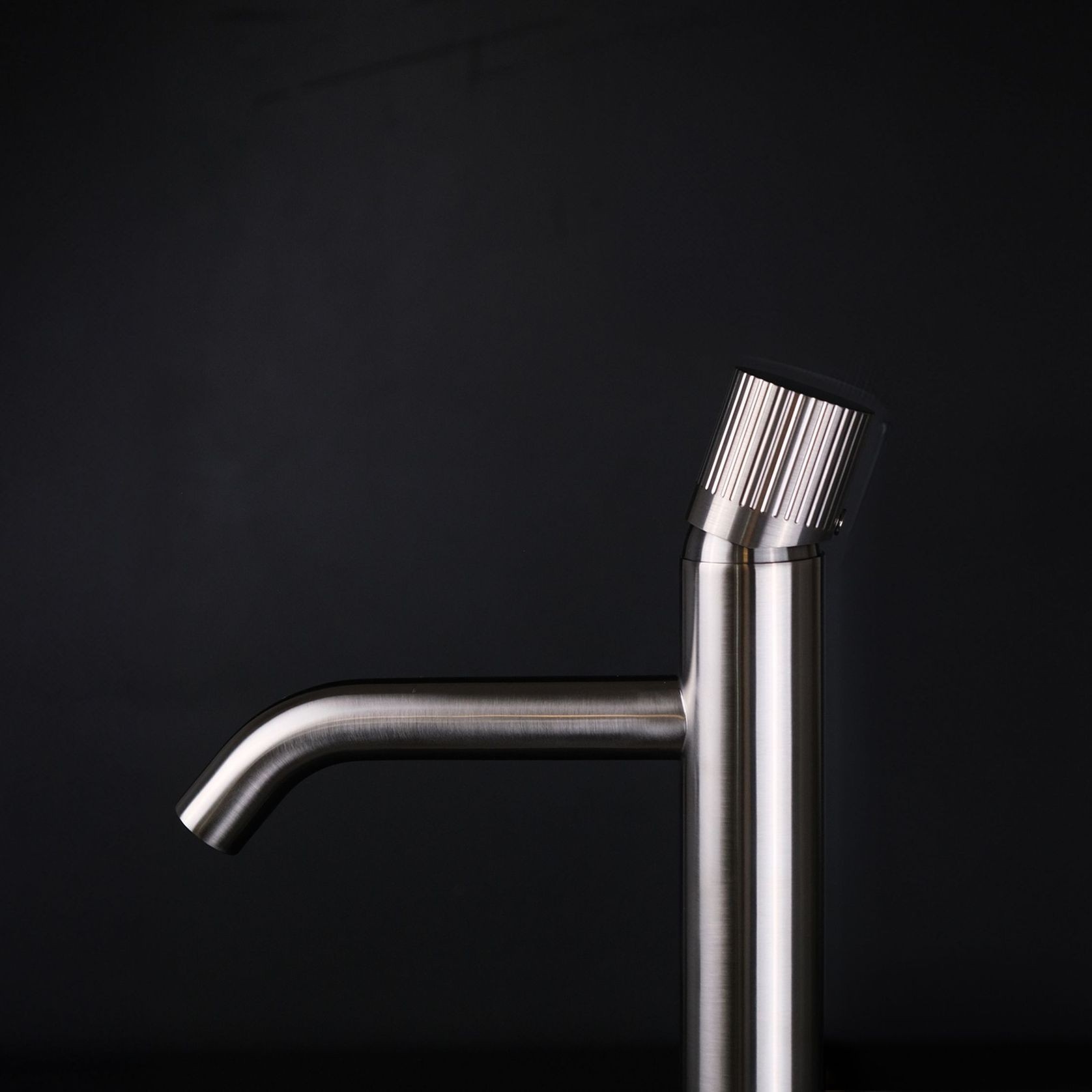 PETTINE BASIN MIXER gallery detail image