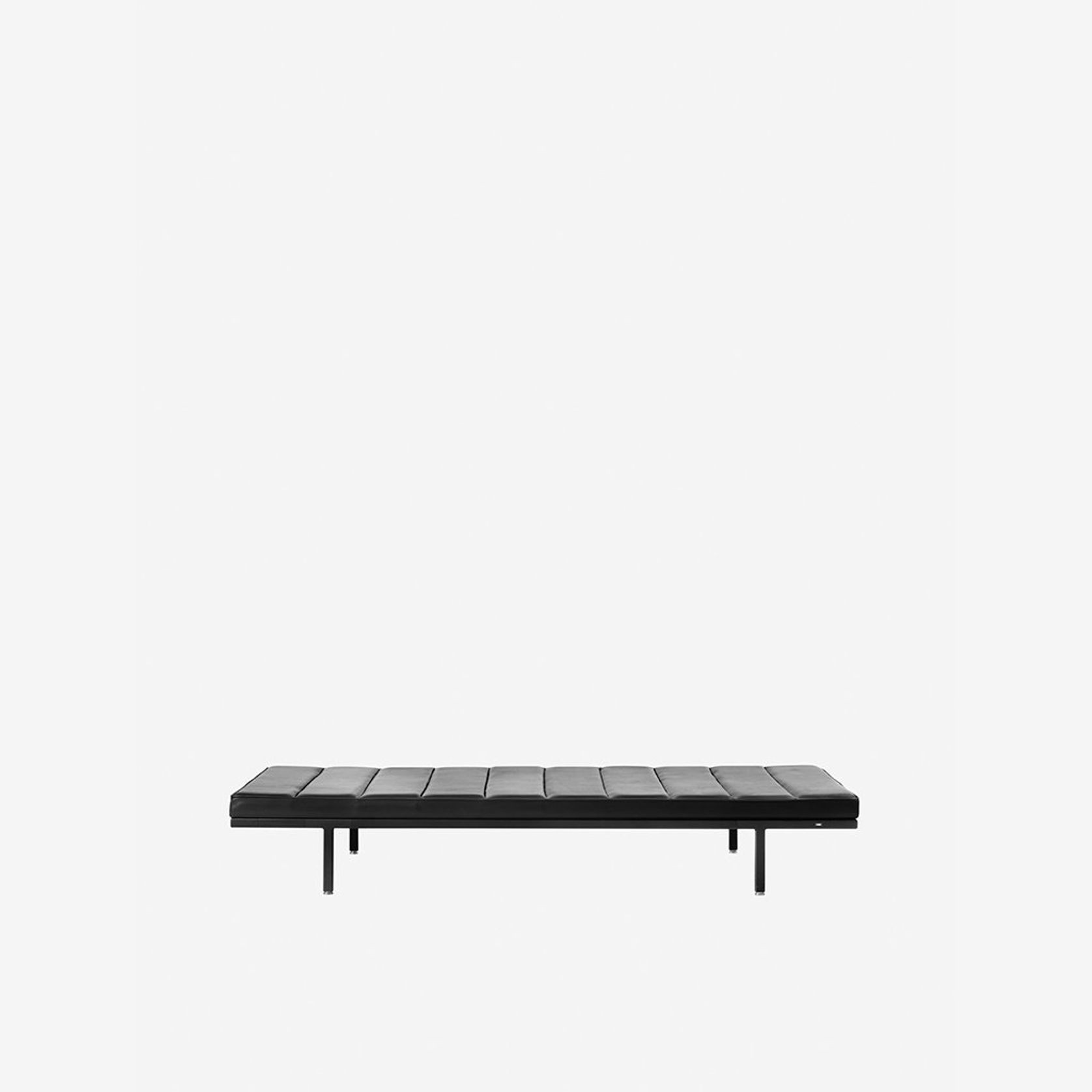 VIPP461 Daybed by Vipp gallery detail image