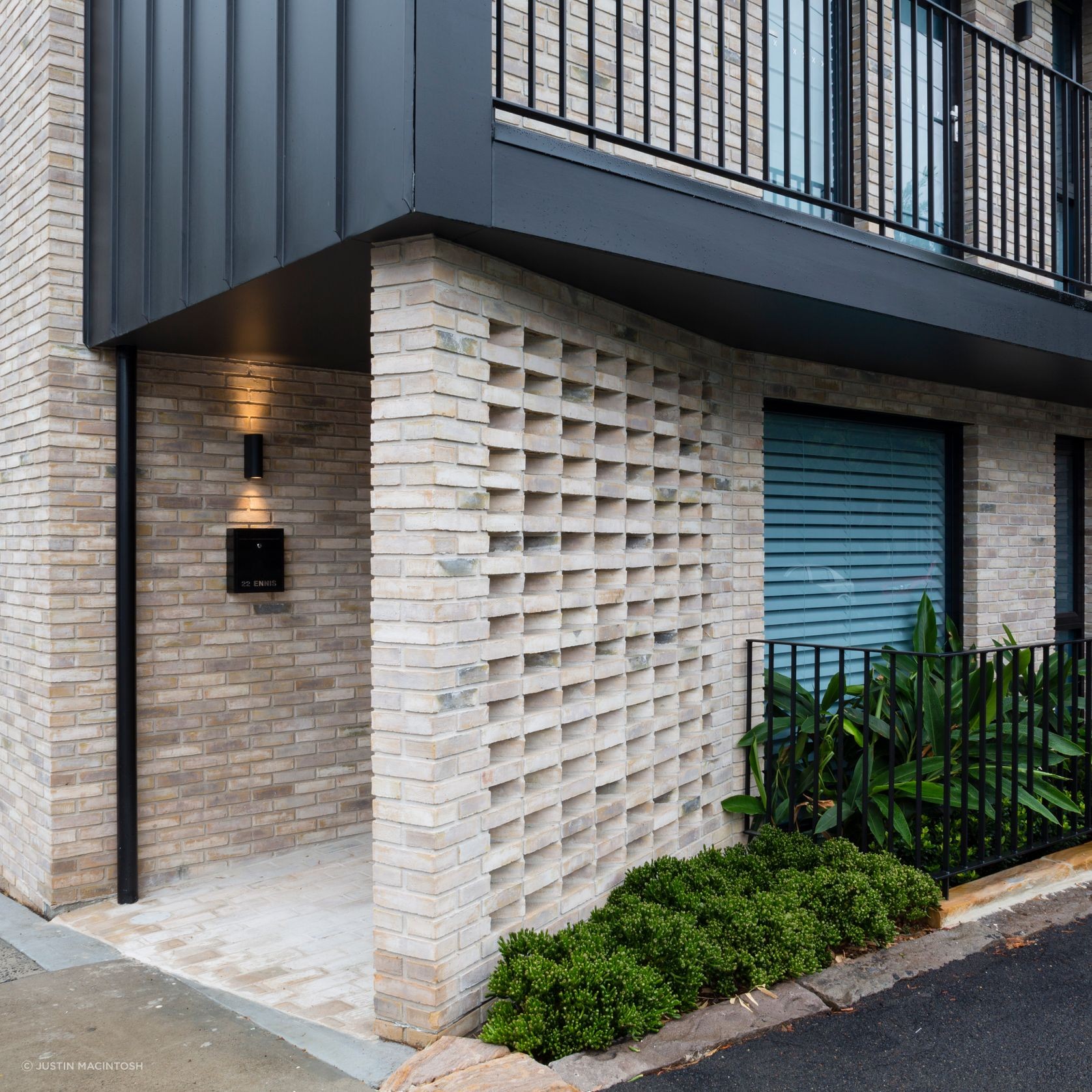 Petersen D71 bricks, Balmain