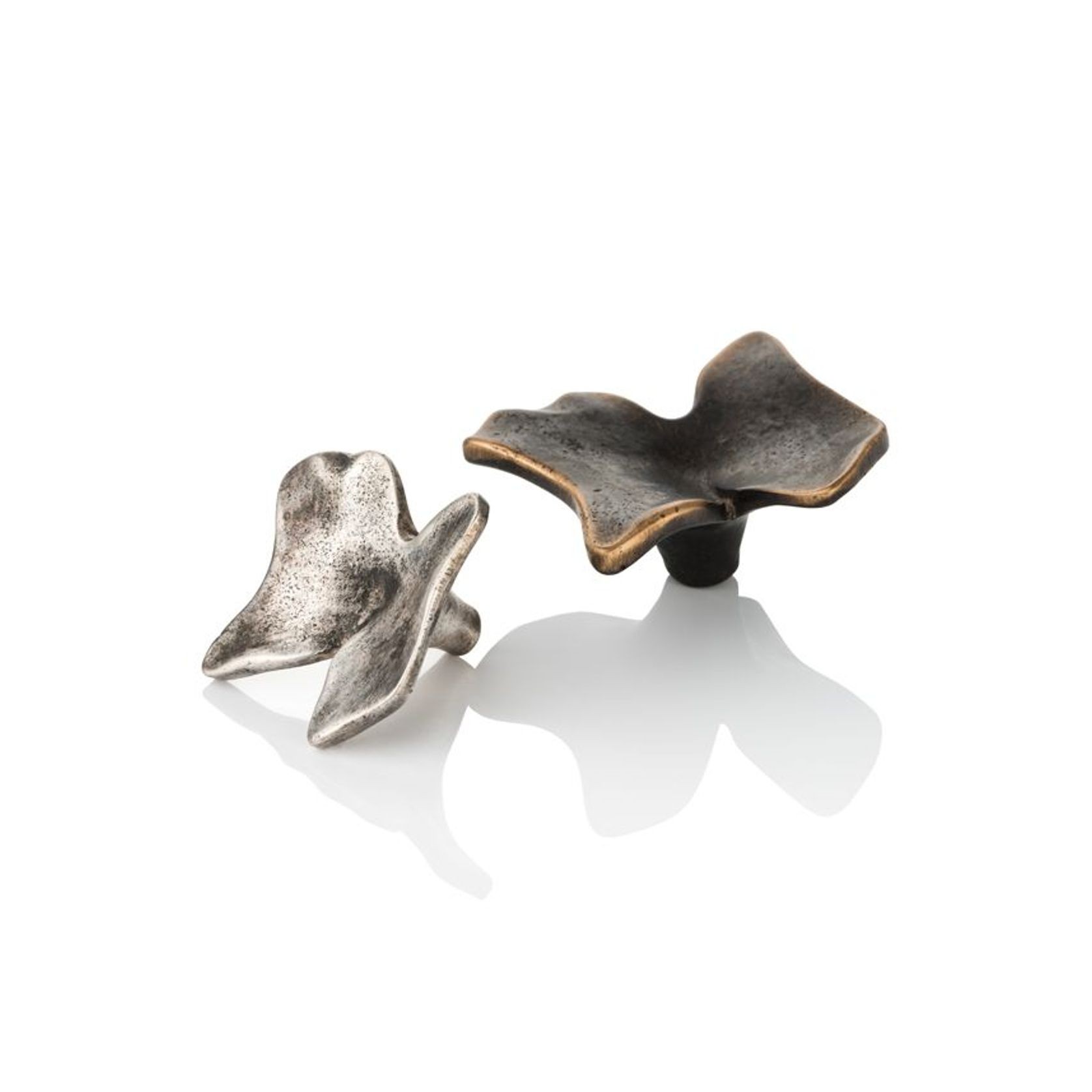 Joseph Giles - Organo Solid Bronze Cabinet Pull gallery detail image