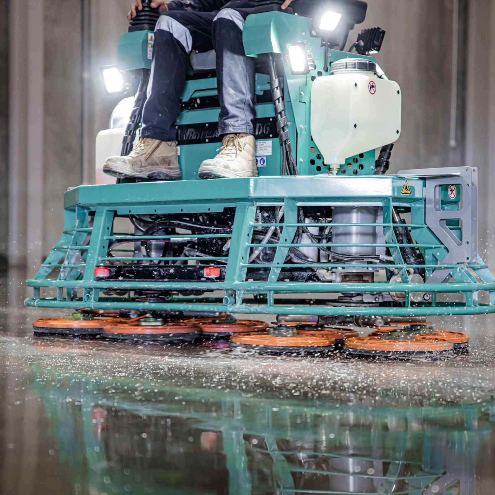 Husqvarna HiPERTROWEL™ gallery detail image