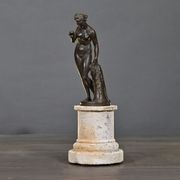 Venus with Apple gallery detail image