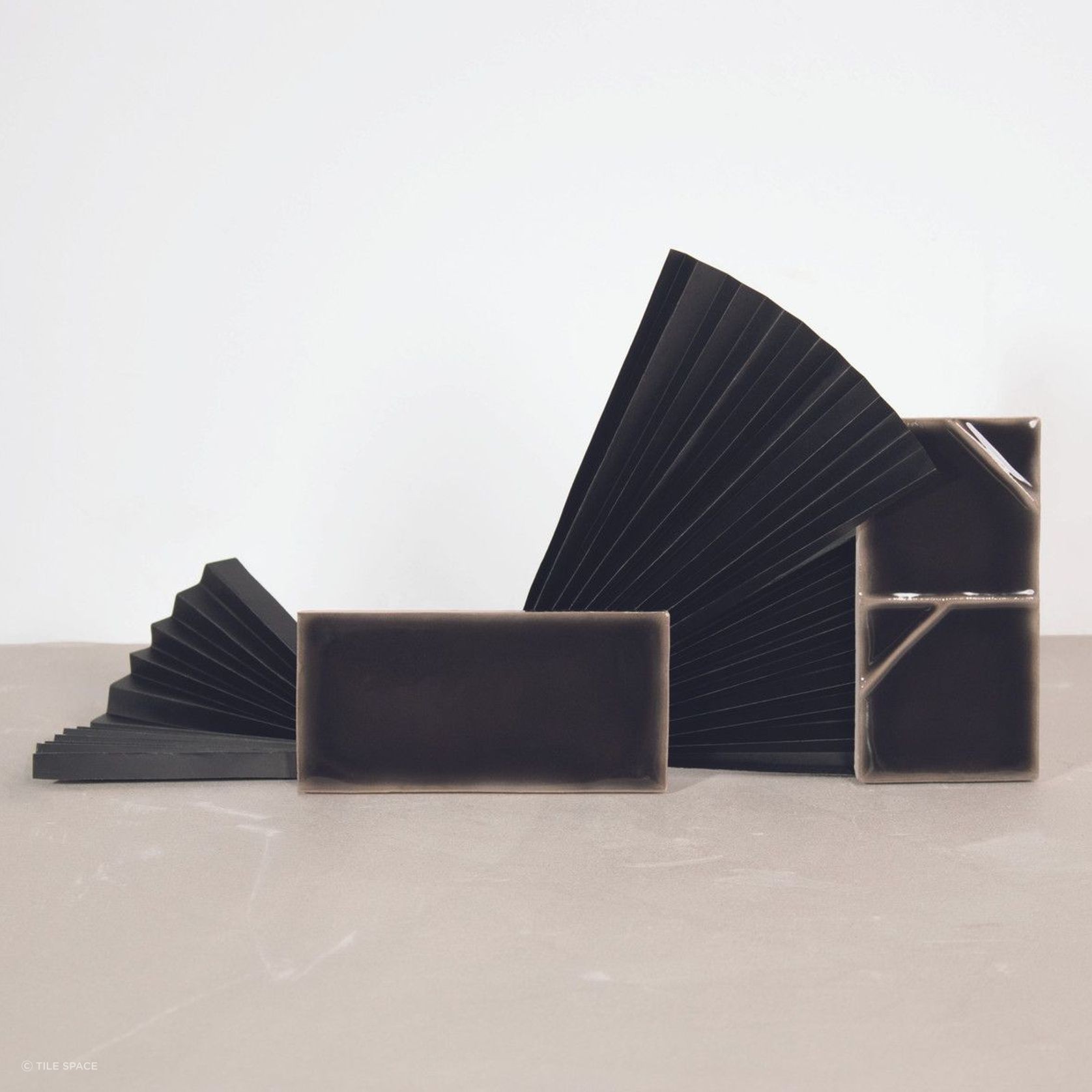 Yoko | Origami Onix Gloss | 62x125 gallery detail image