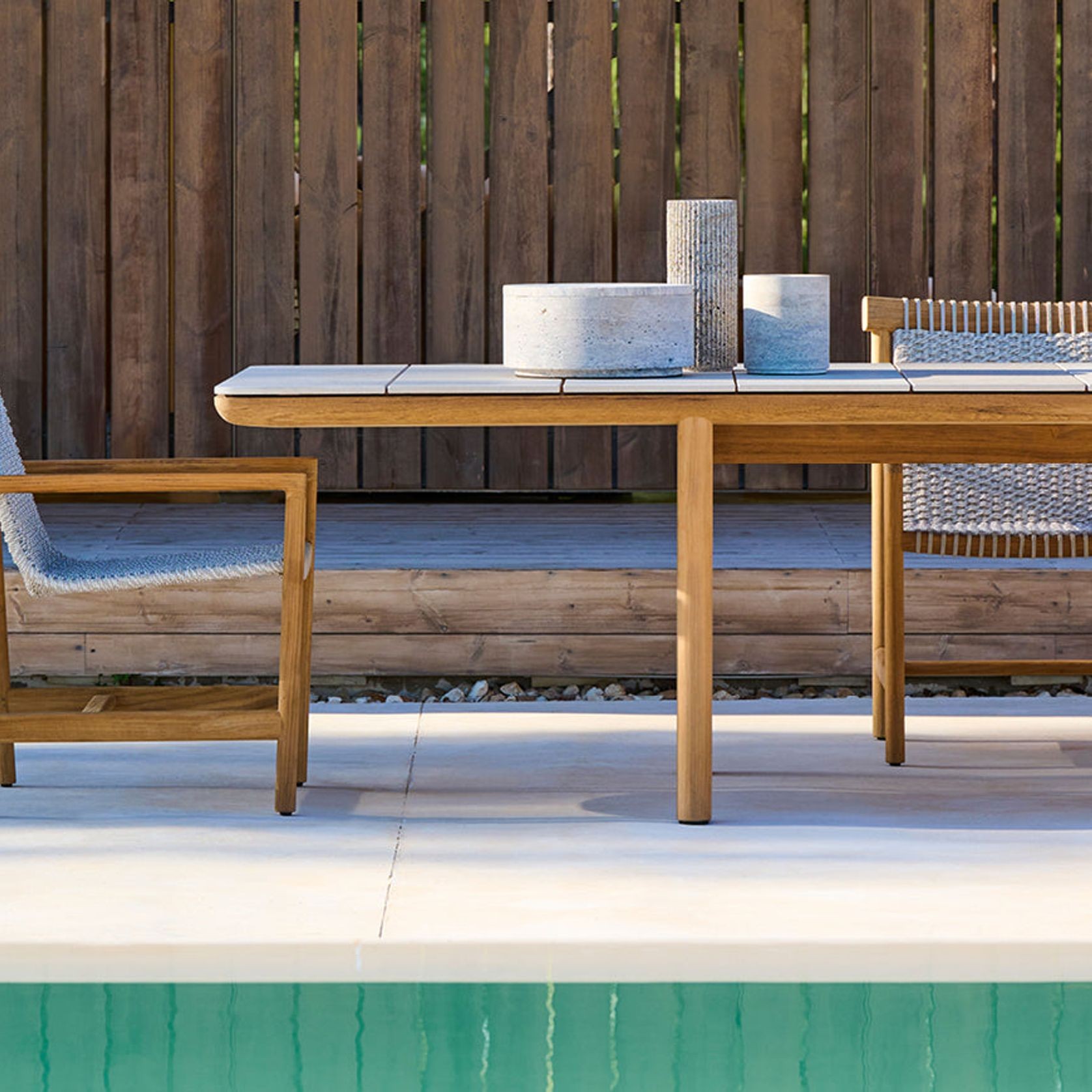 Amanu | Table gallery detail image