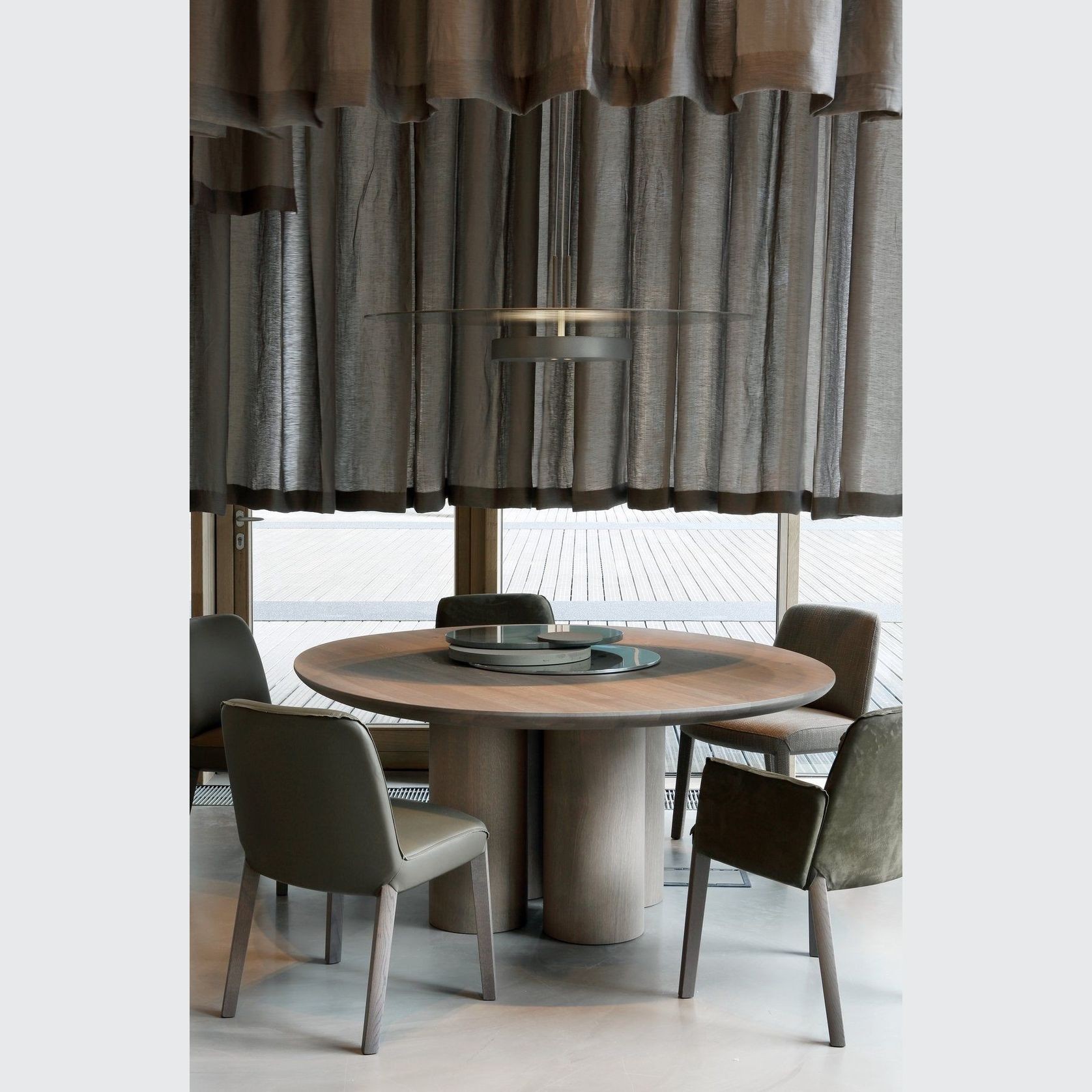 Olle dining table gallery detail image