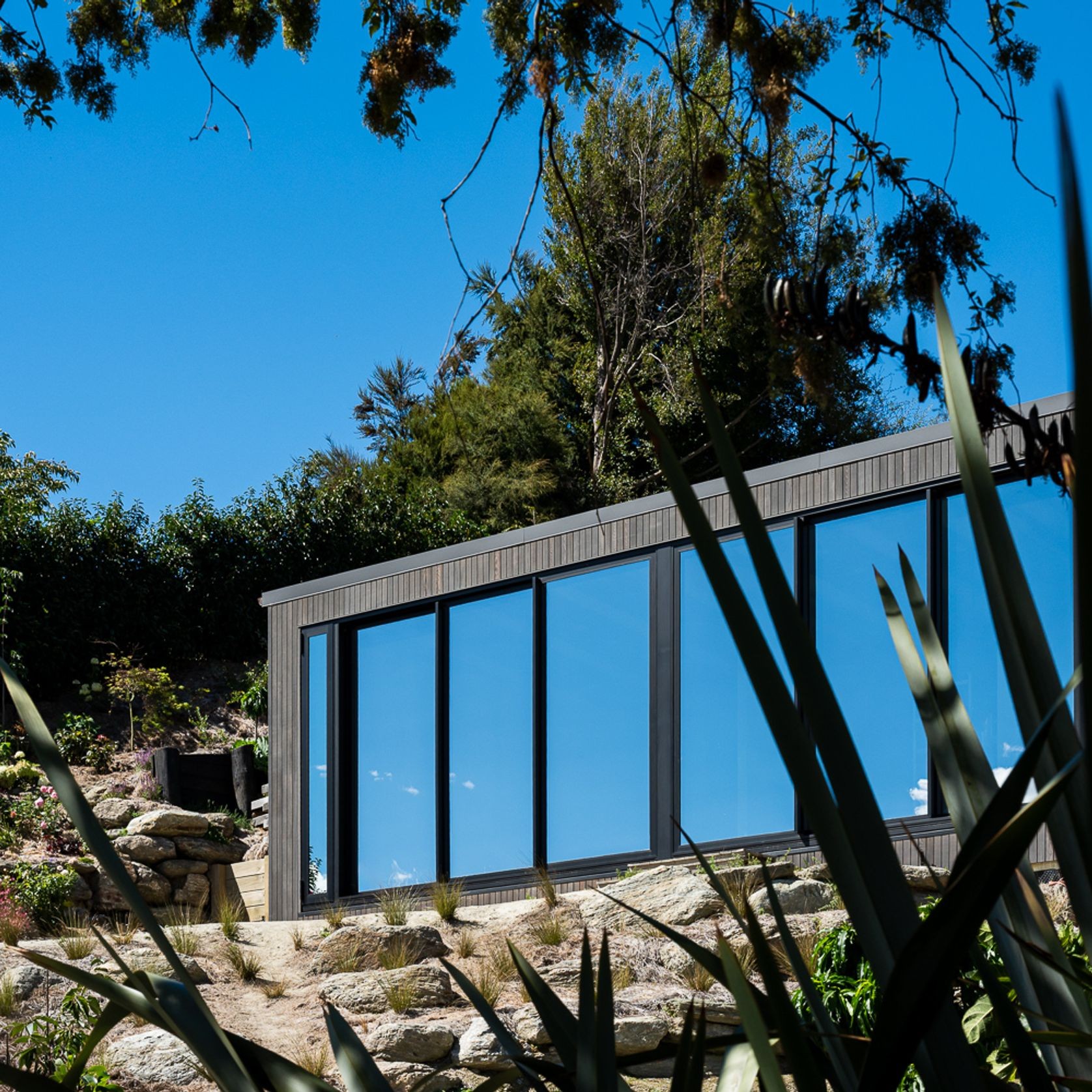 Low E SunX™ Reflect - Solar Control Thermal Glass gallery detail image