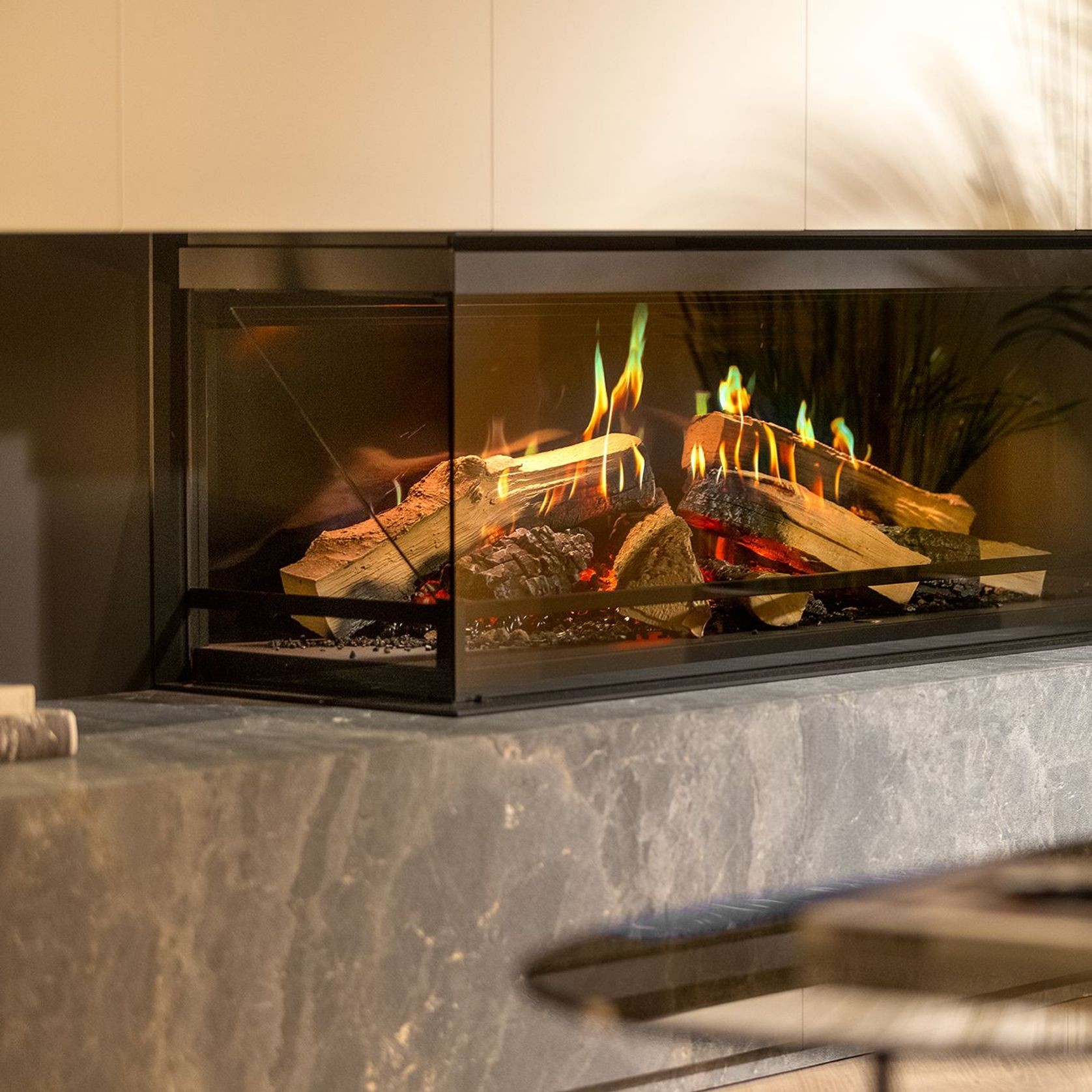 E-One 130 Corner Right - Electric Fireplace gallery detail image