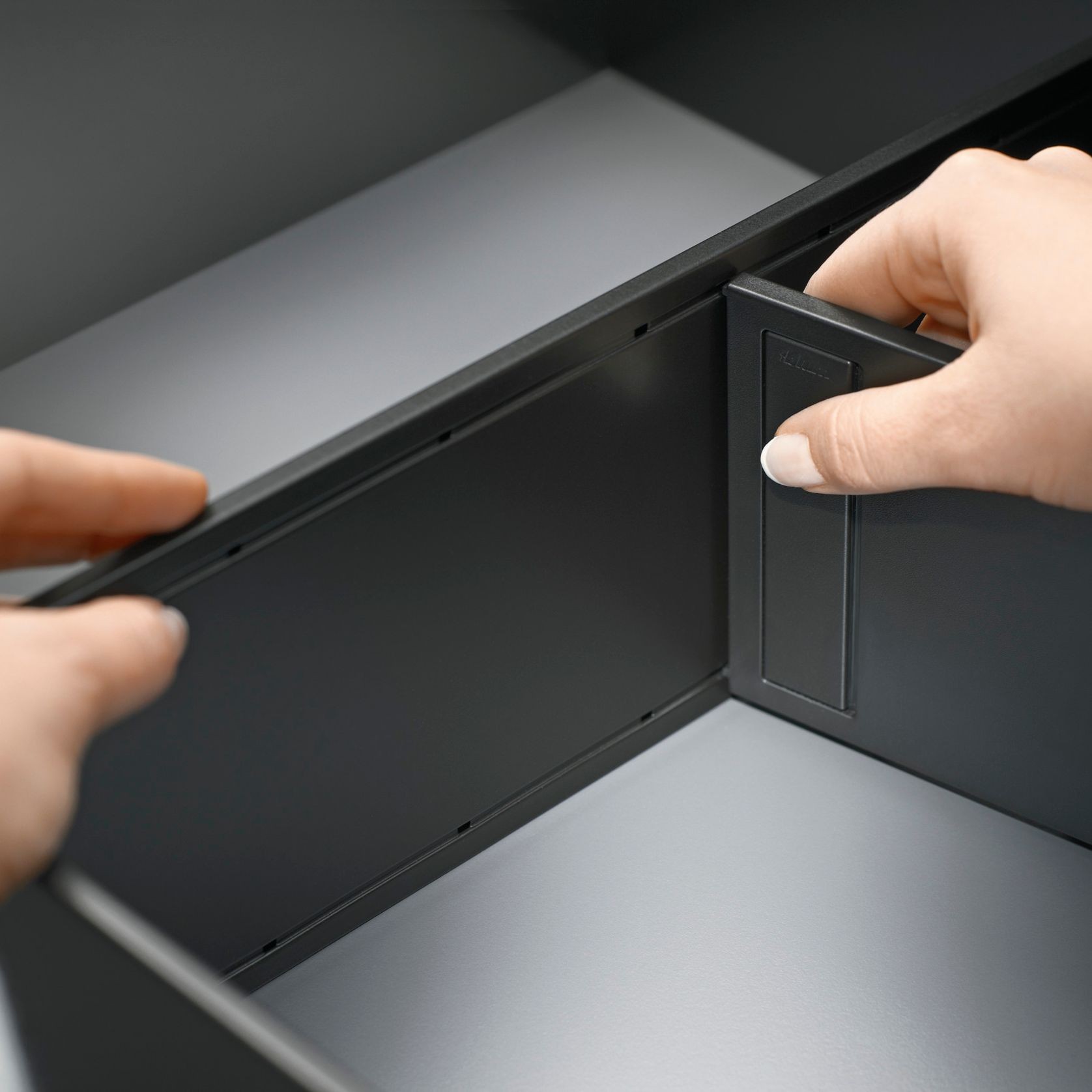 Cross Divider for Wide Steel Frames gallery detail image