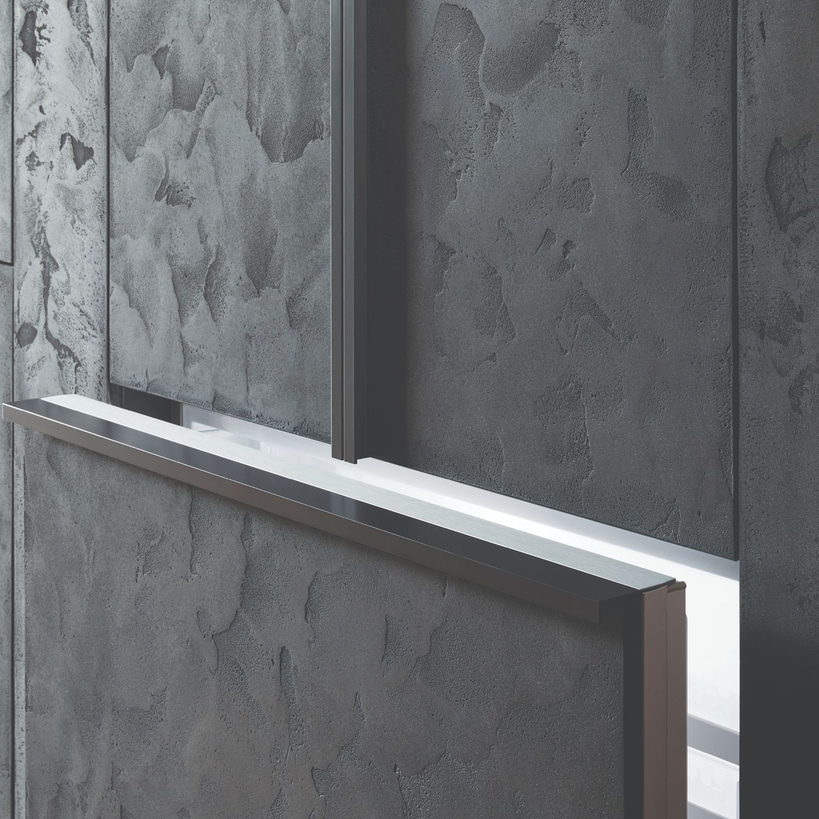HB390 Series Continuous Drawer Pull gallery detail image