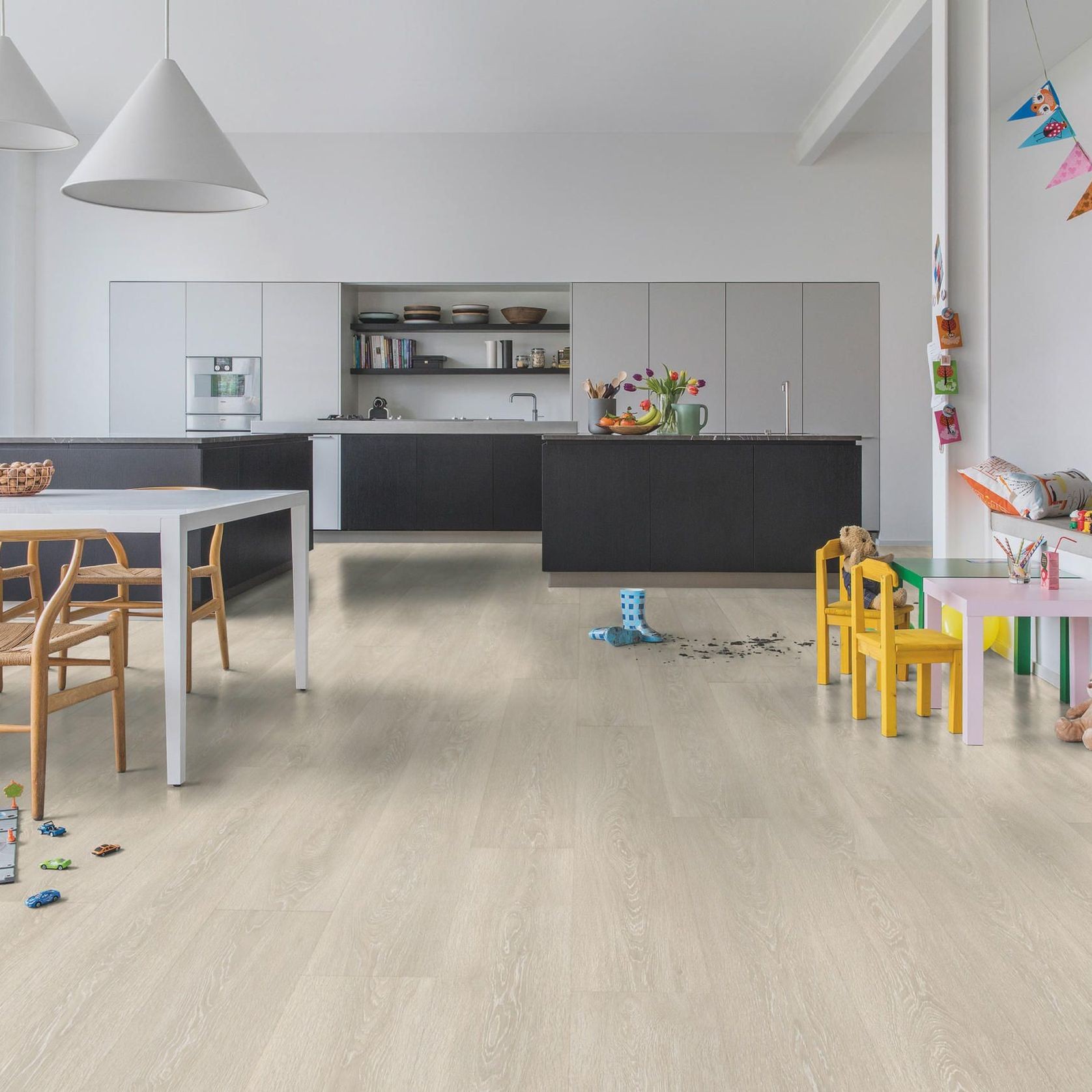 Quick-Step Majestic Valley Oak Light Beige Laminate Flooring gallery detail image
