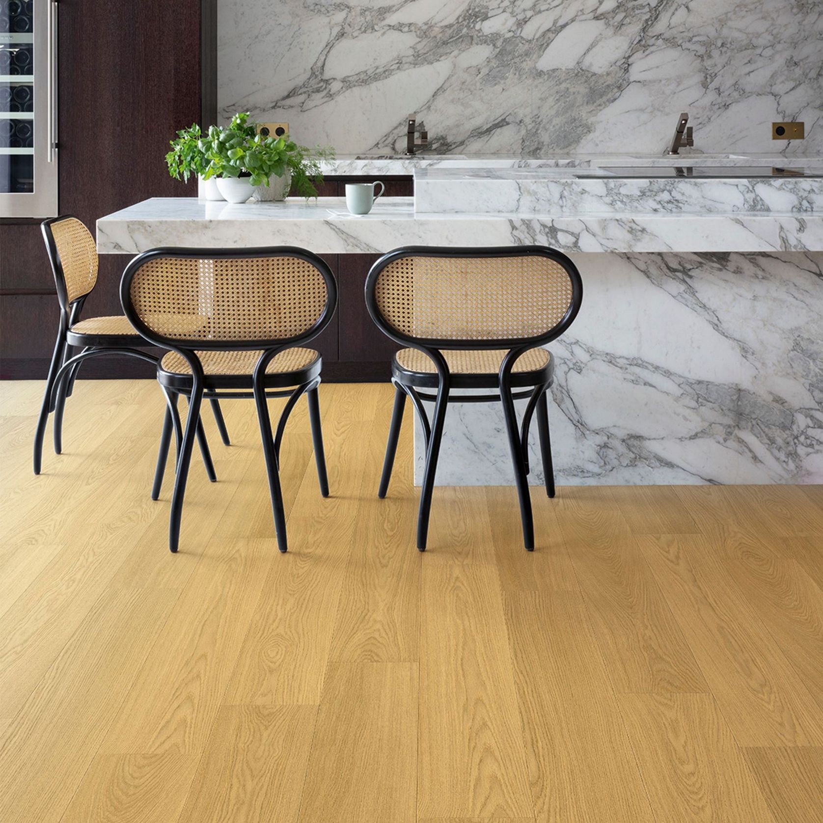 Quick-Step Perspective Nature Natural Varnished Oak Laminate Flooring gallery detail image