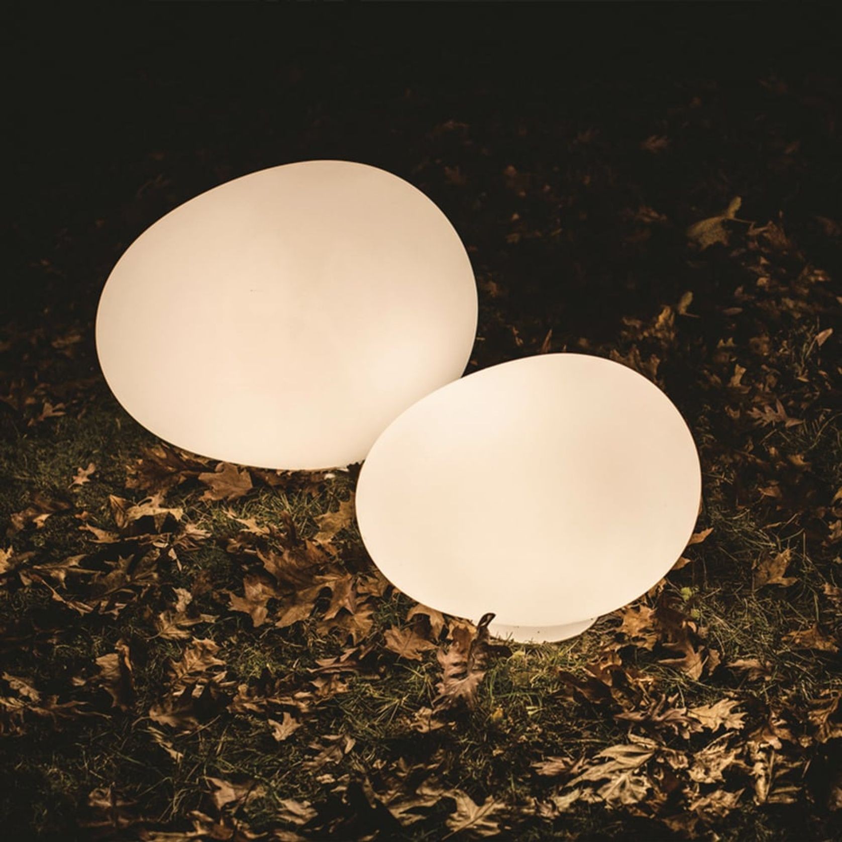 Gregg Grande Table Lamp - Glass gallery detail image