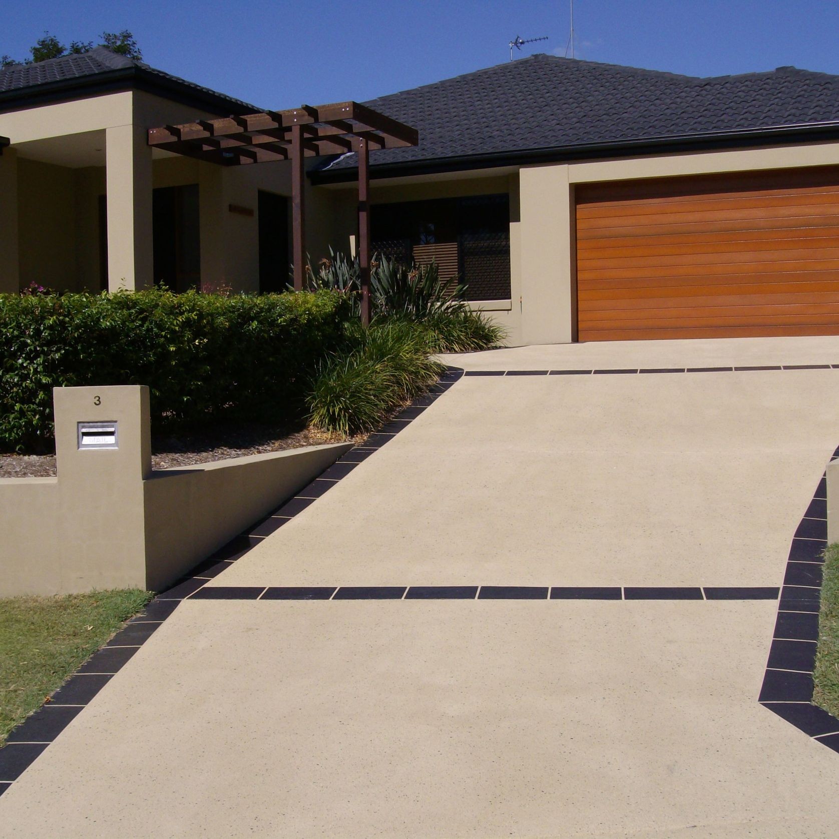 Dulux Avista Resurfacing Base Compound gallery detail image